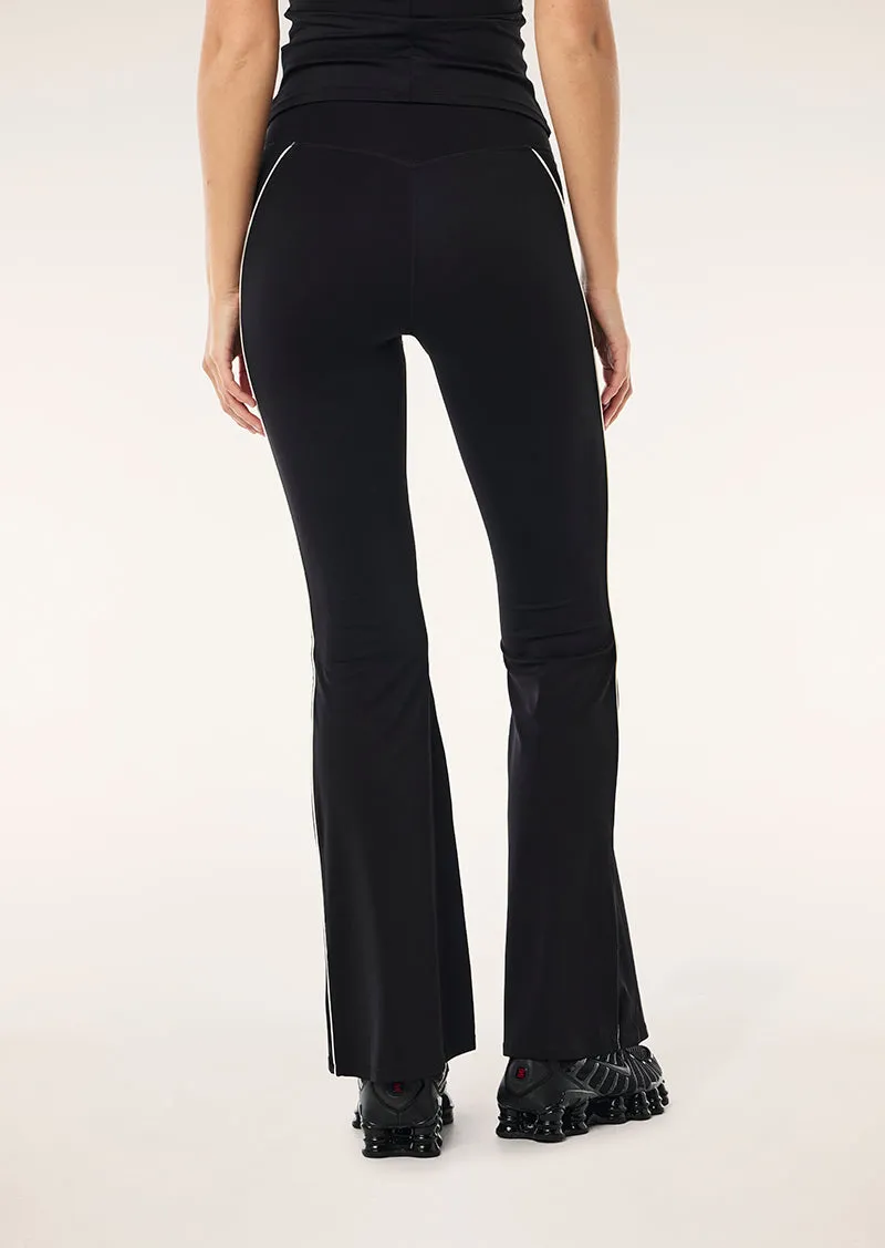 PREVIEW PIPING LEGGING IN BLACK & WHISPER WHITE sold by P.E Nation product image thumbnail 5