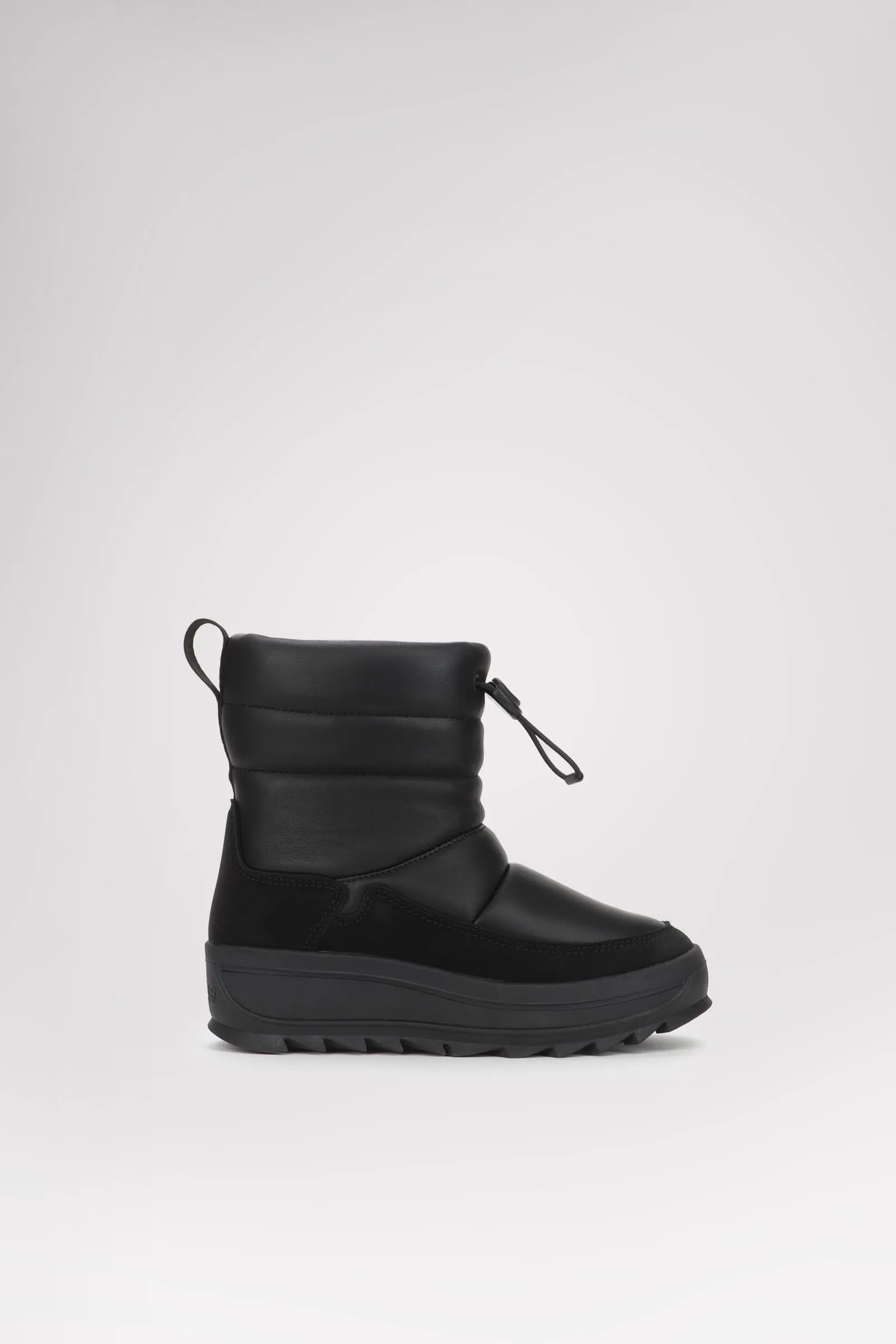 Gepelle Leather Women's Pull On Boot w/inside zip sold by Pajar