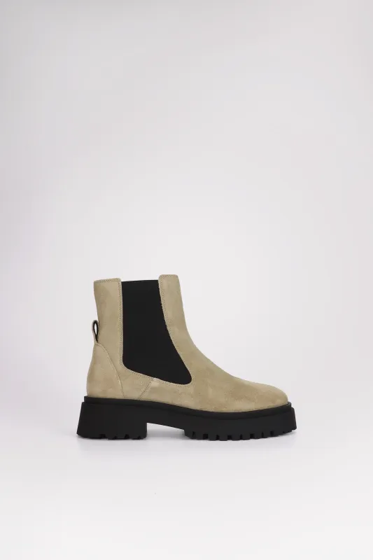 Janet Women's Pull On Boot sold by Pajar