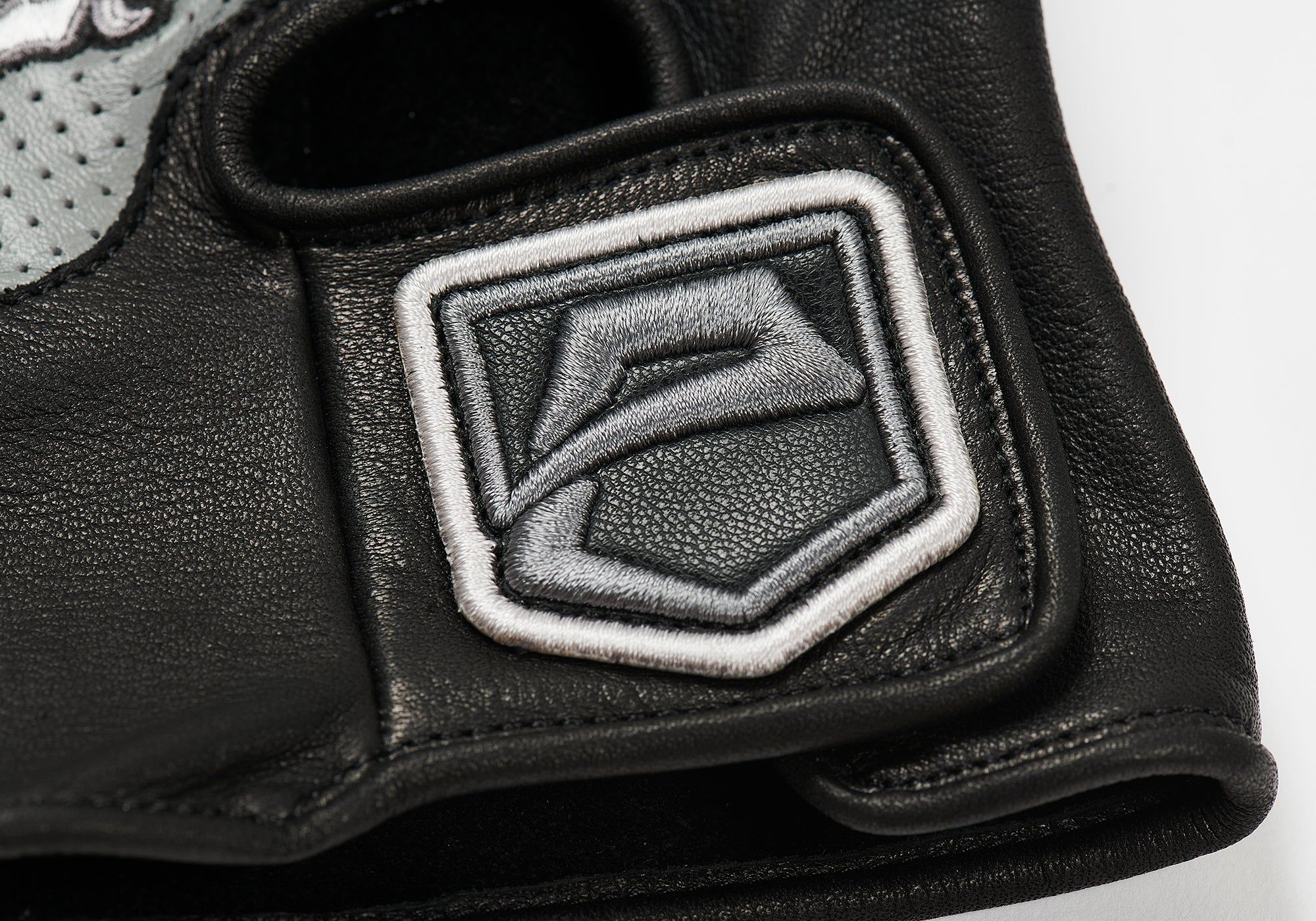 PALACE PALACE AVIREX LEATHER GLOVES BLACK | Parallel