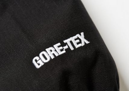 GORE-TEX COTTON RS JACKET BLACK sold by PALACE
