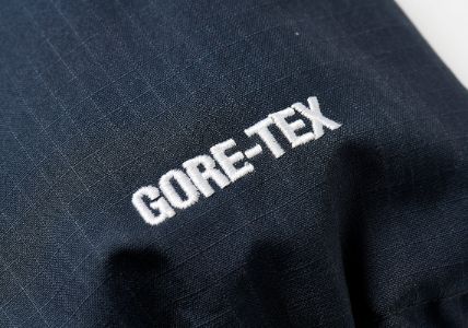 GORE-TEX COTTON RS JACKET NAVY sold by PALACE
