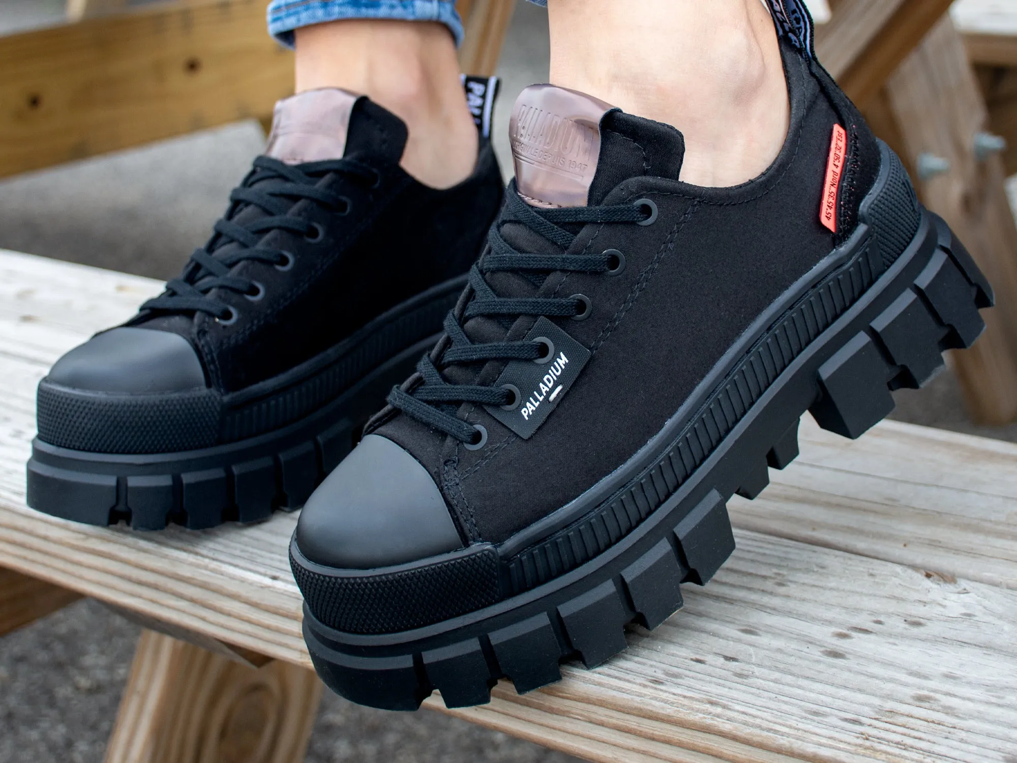 97243-010-M | Revolt Lo TX | Black/Black sold by Palladium product image thumbnail 2