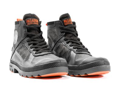 78598-008-M | Pampa Lite+ Matryx | Black sold by Palladium