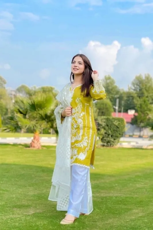 Sunehri Dananeer sold by Panache