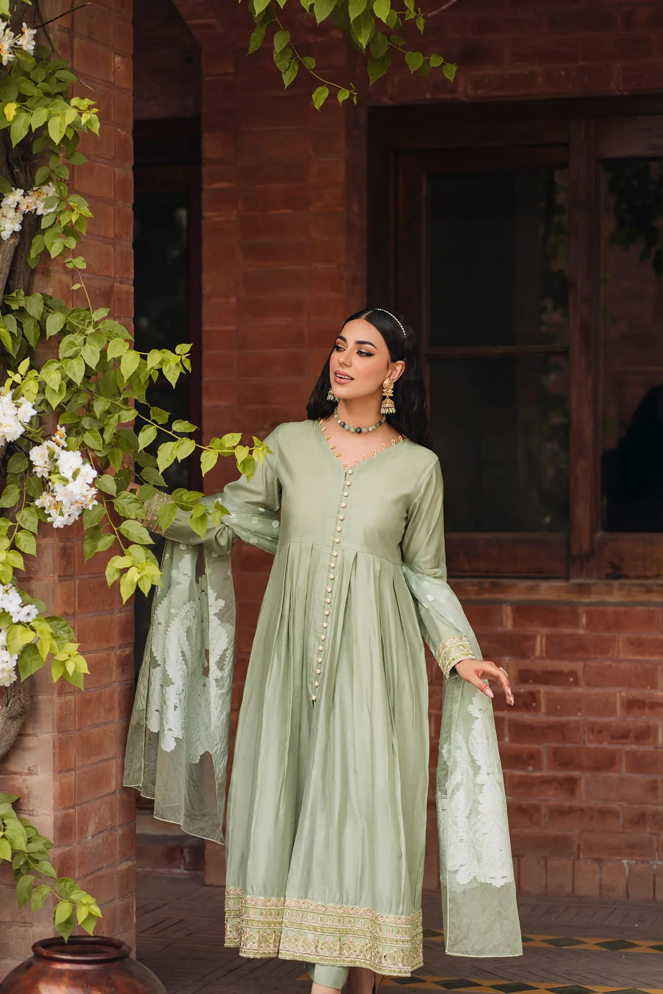 Surmayi sold by Panache product image thumbnail 3