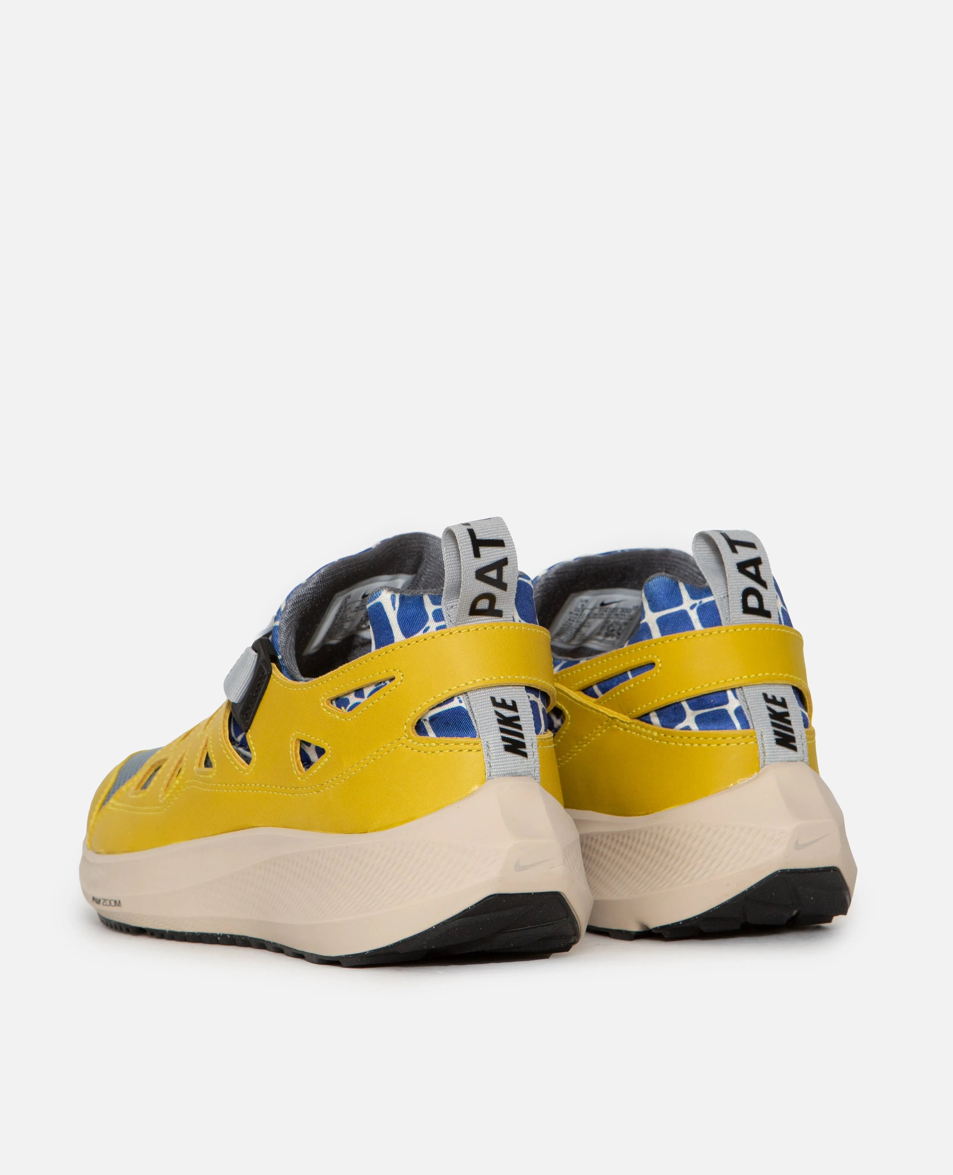 Nike x Patta Running Team Air Huarache (Saffron Quartz/Cool Grey-Sanddrift) sold by Patta product image thumbnail 5