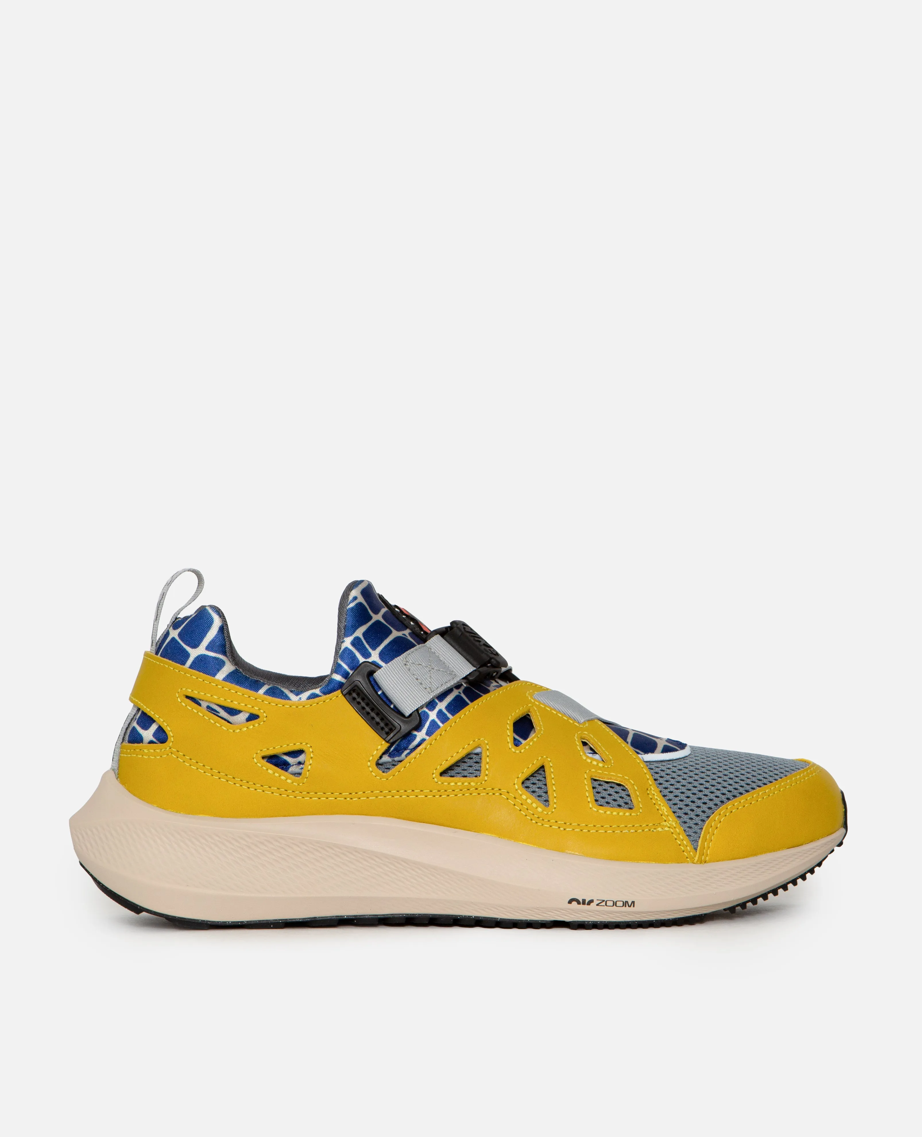 Nike x Patta Running Team Air Huarache (Saffron Quartz/Cool Grey-Sanddrift) sold by Patta