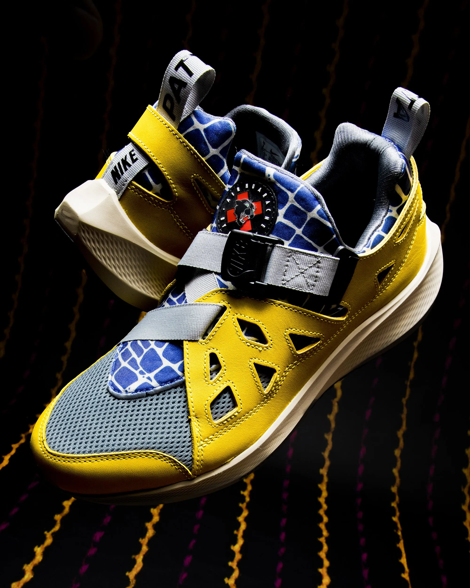 Nike x Patta Running Team Air Huarache (Saffron Quartz/Cool Grey-Sanddrift) sold by Patta product image thumbnail 2