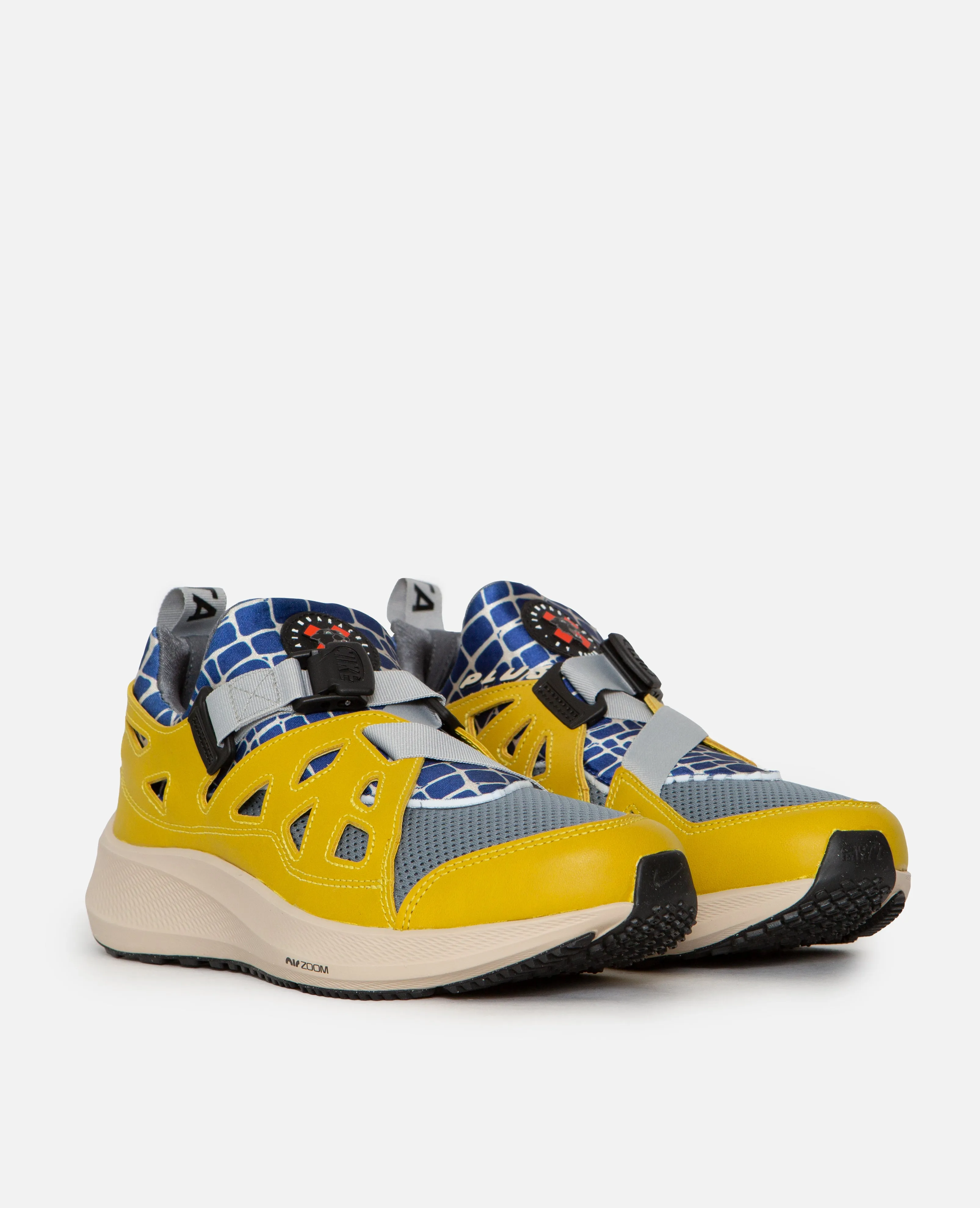 Nike x Patta Running Team Air Huarache (Saffron Quartz/Cool Grey-Sanddrift) sold by Patta product image thumbnail 4