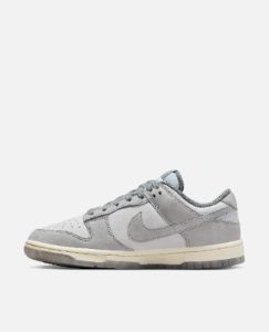 Nike WMNS Dunk Low sold by Patta