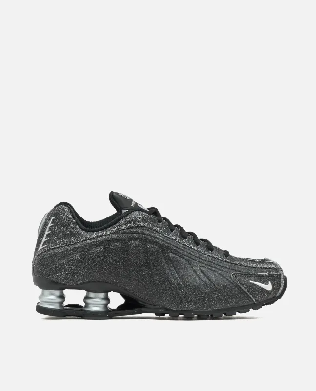 Nike Shox R4 QS (Black/Sail-LT Smoke Grey-Metallic Silver) made by Nike