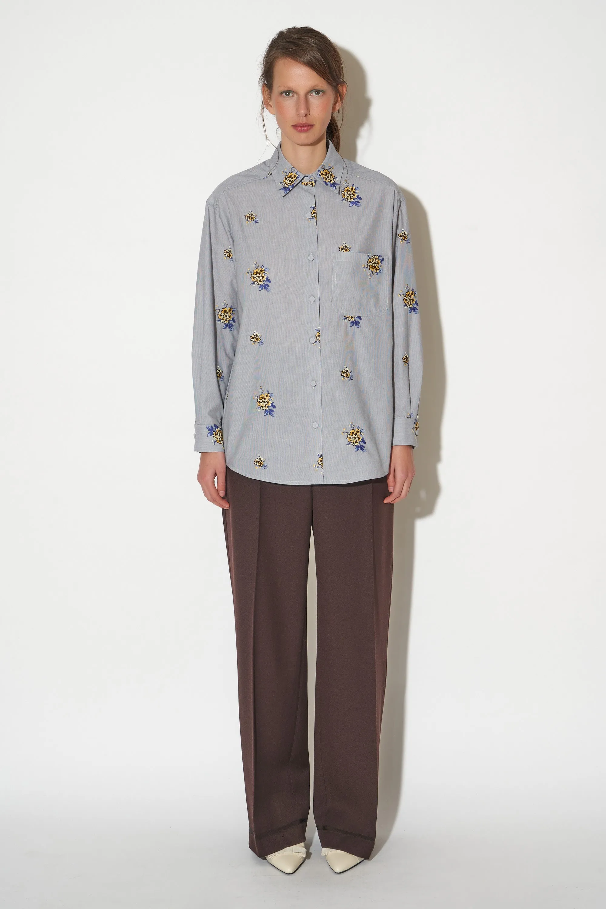 Chemise coupe légèrement oversize en coton avec broderies fleurs sold by Paul & Joe product image thumbnail 2