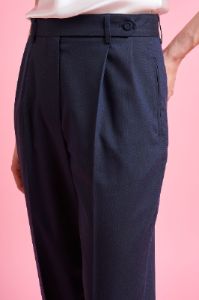Pantalon à pinces coupe droite sold by Paul & Joe