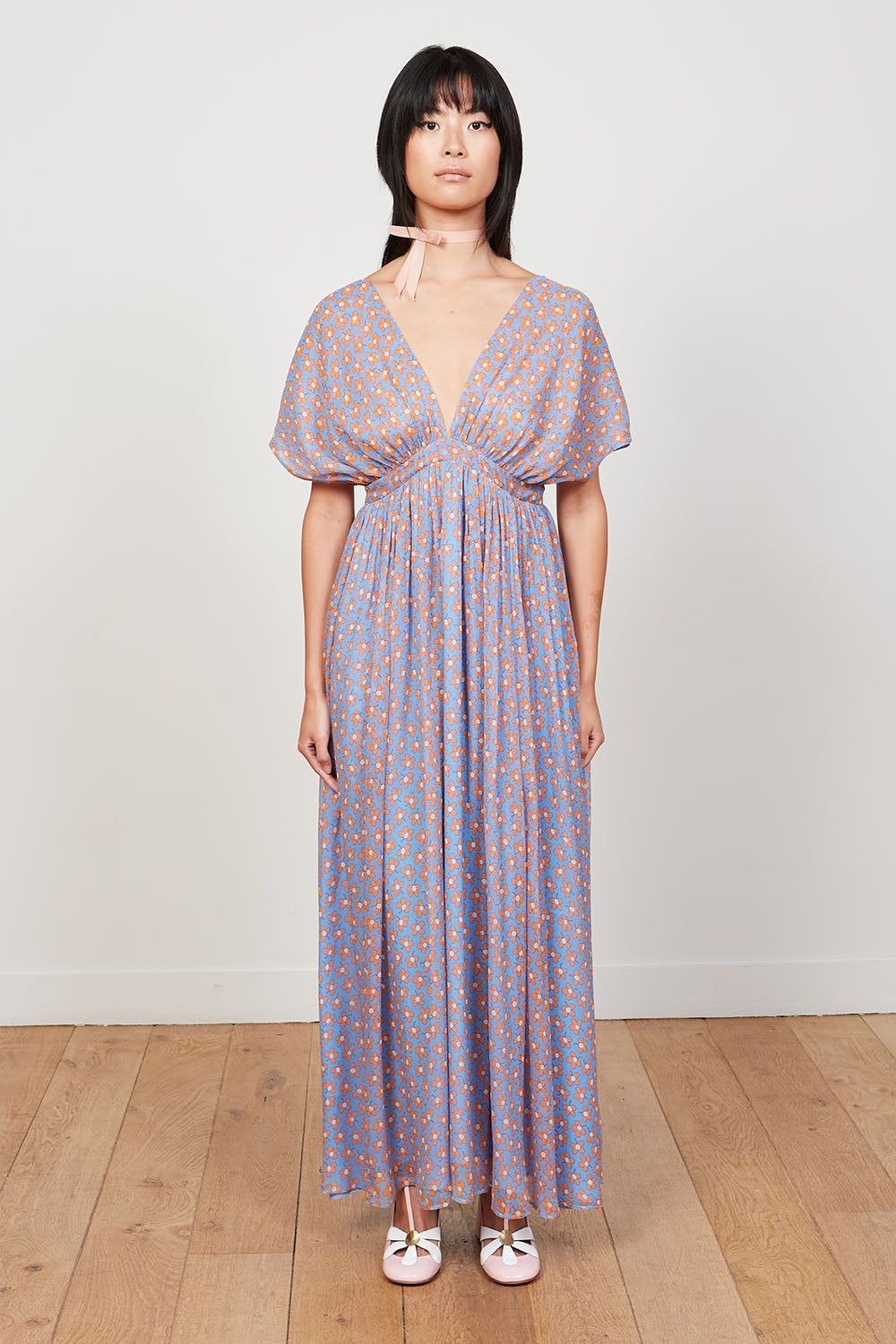 Robe longue en mousseline crinkle de soie imprimée florale sold by Paul & Joe