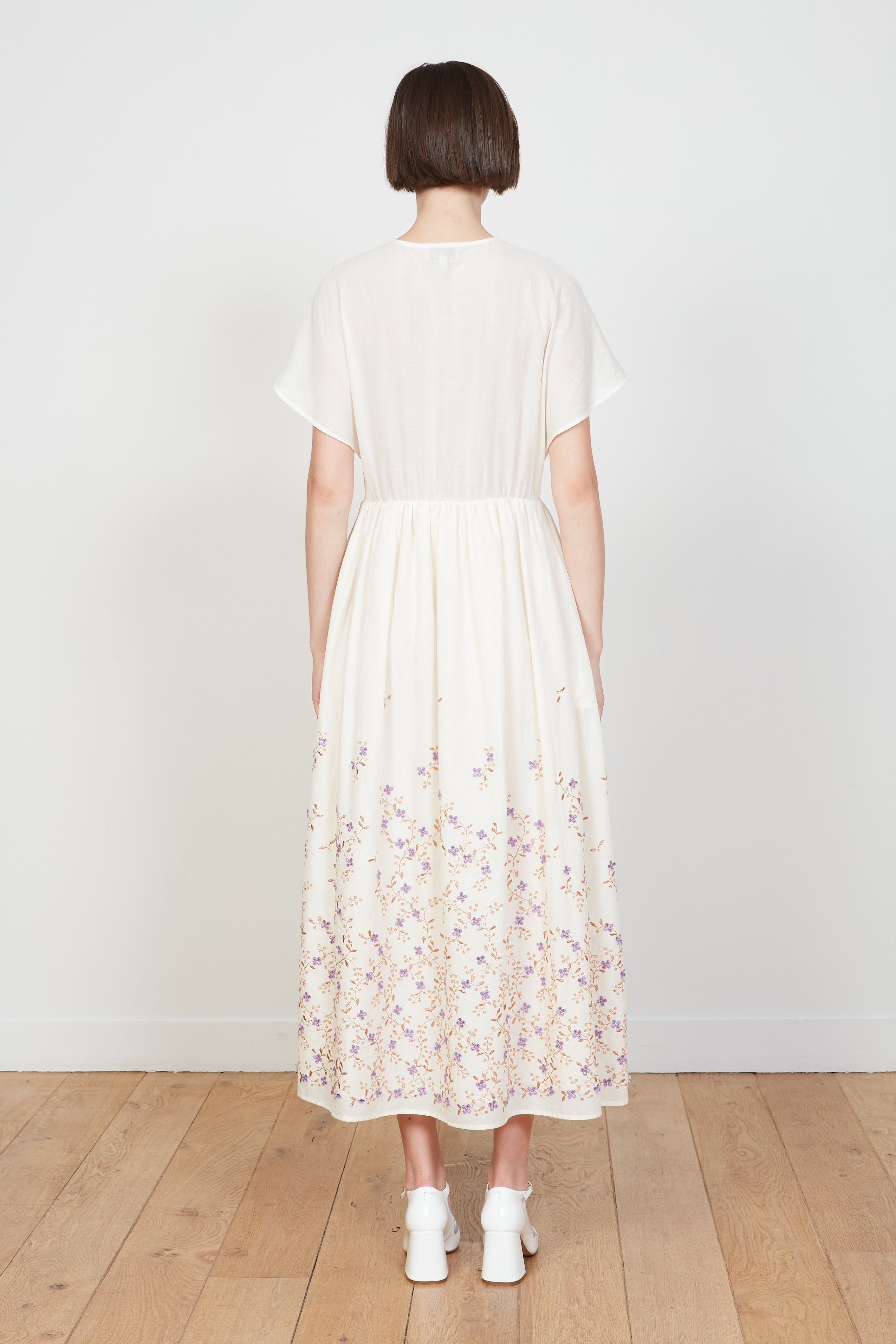 Robe longue en mousseline ornée de broderie sold by Paul & Joe product image thumbnail 5