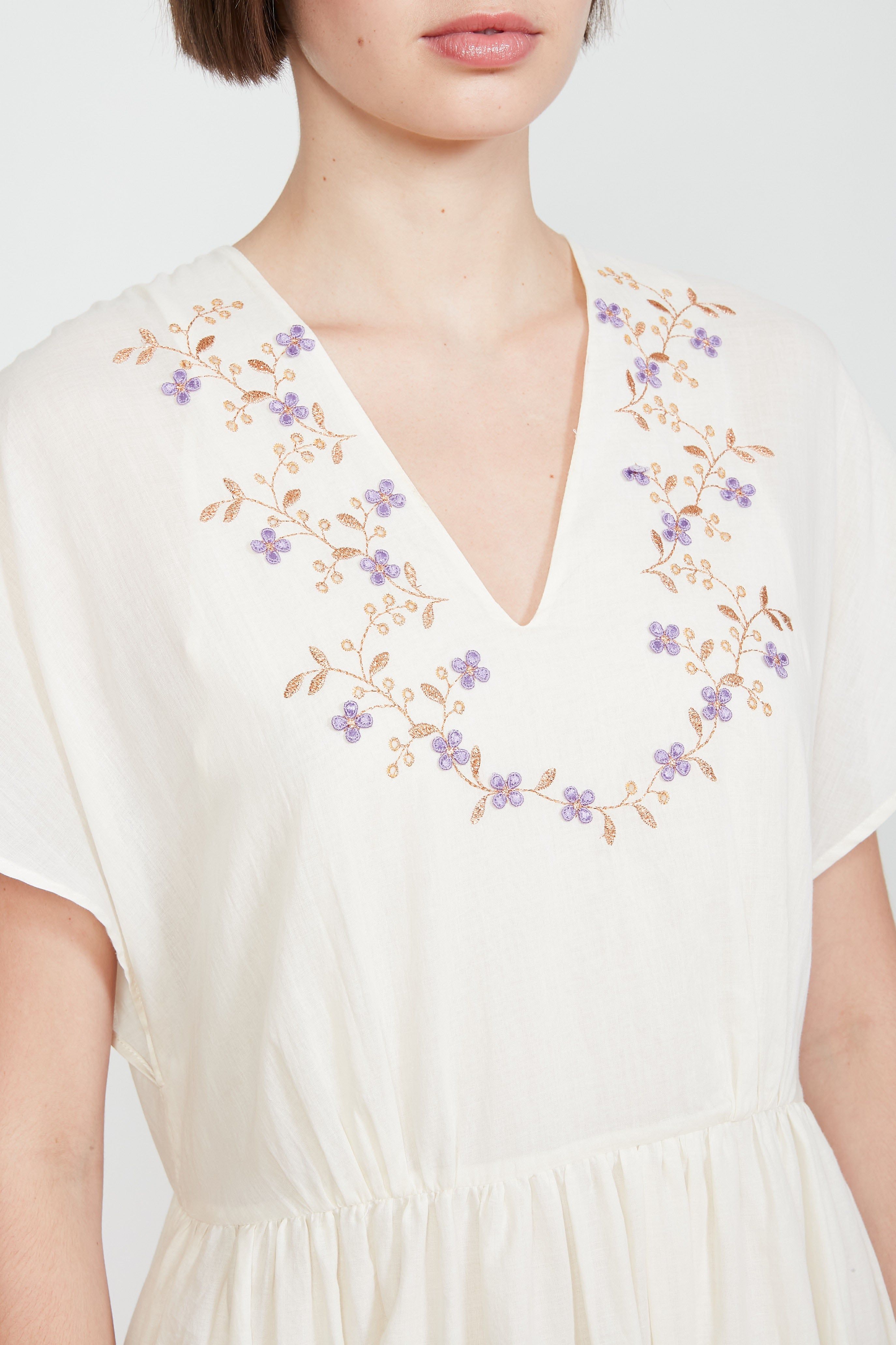 Robe longue en mousseline ornée de broderie sold by Paul & Joe product image thumbnail 2