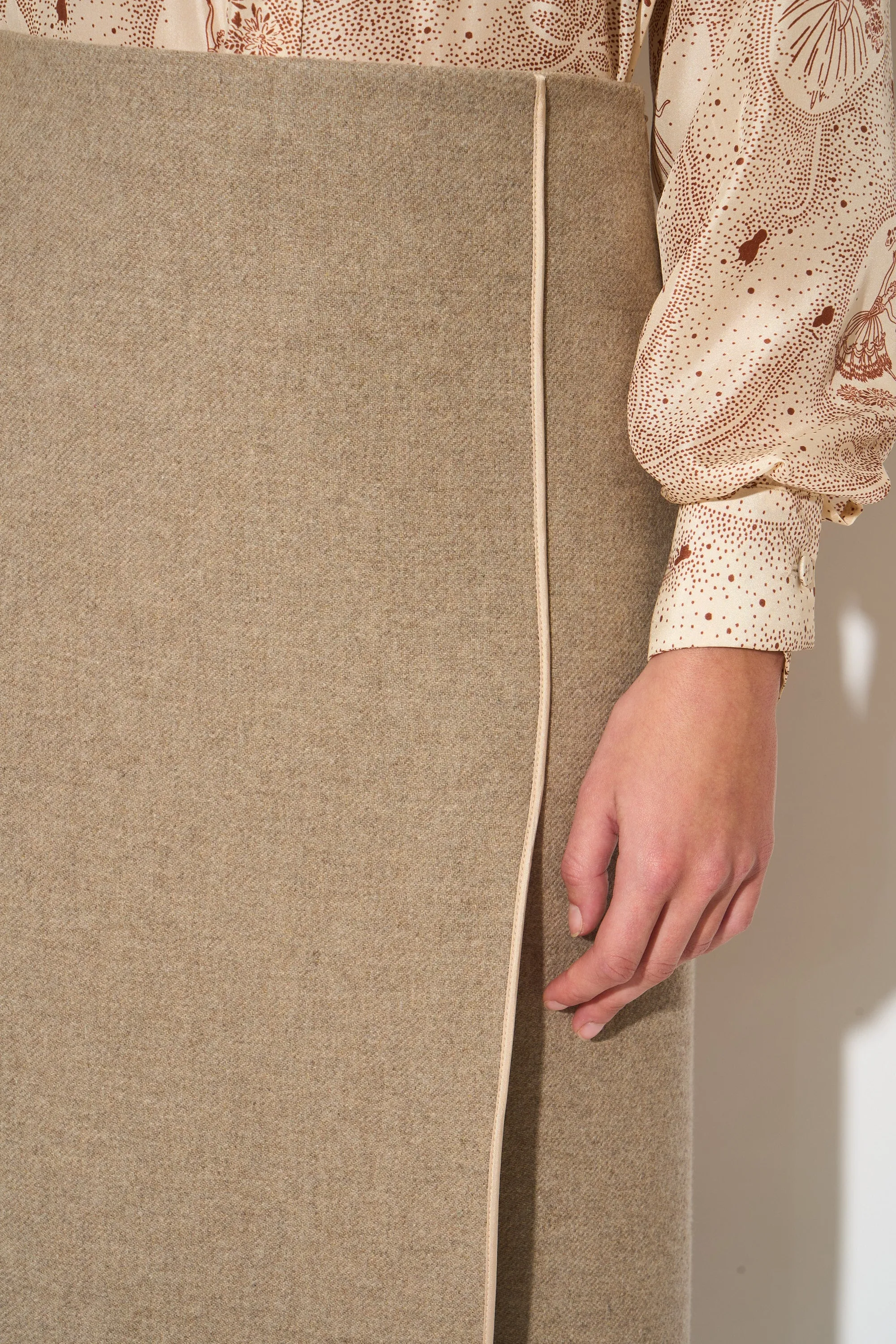 Jupe en laine vierge effet portefeuille sold by Paul & Joe product image thumbnail 2