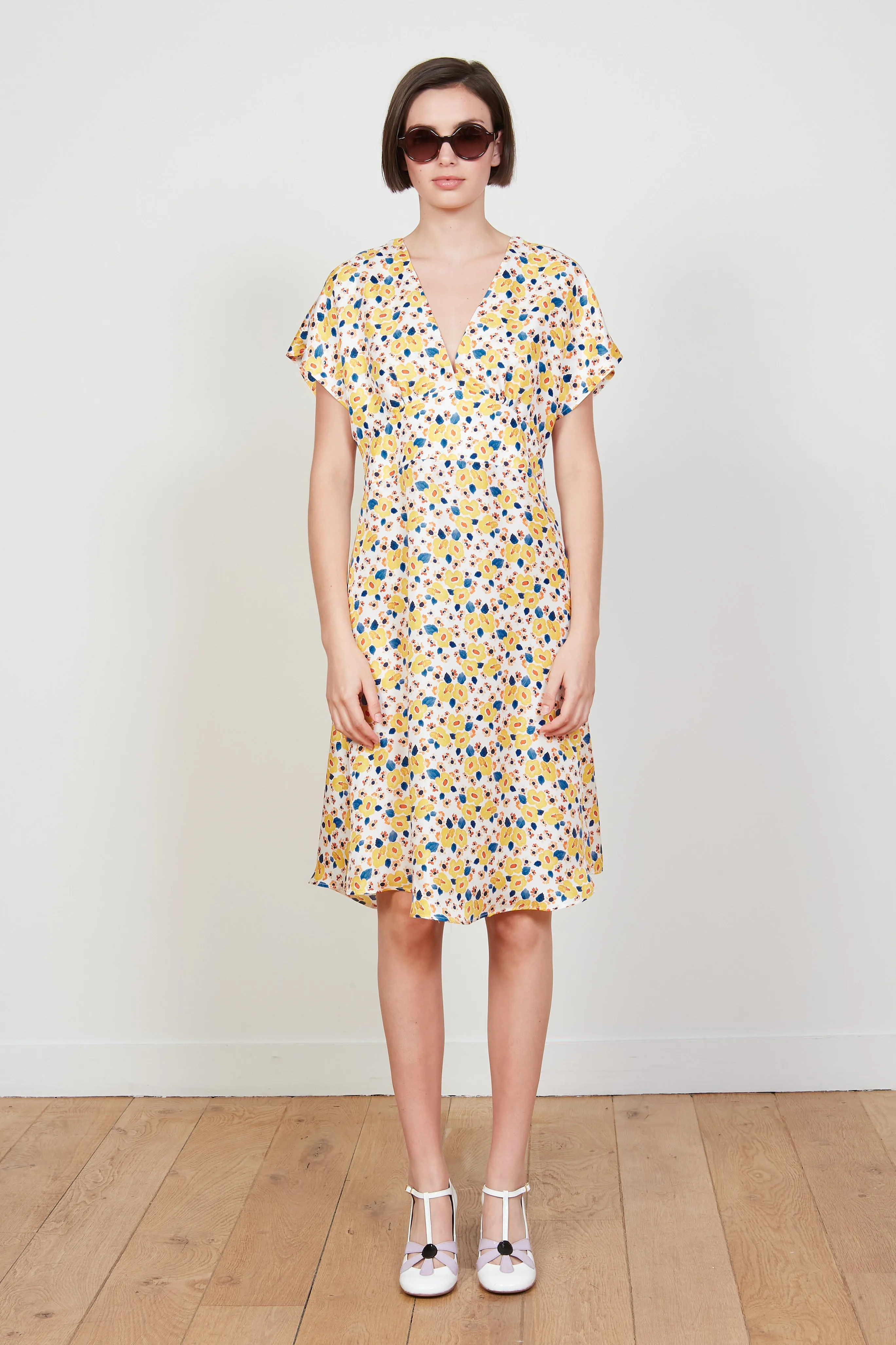 Robe longue à fleurs en satin de soie sold by Paul & Joe