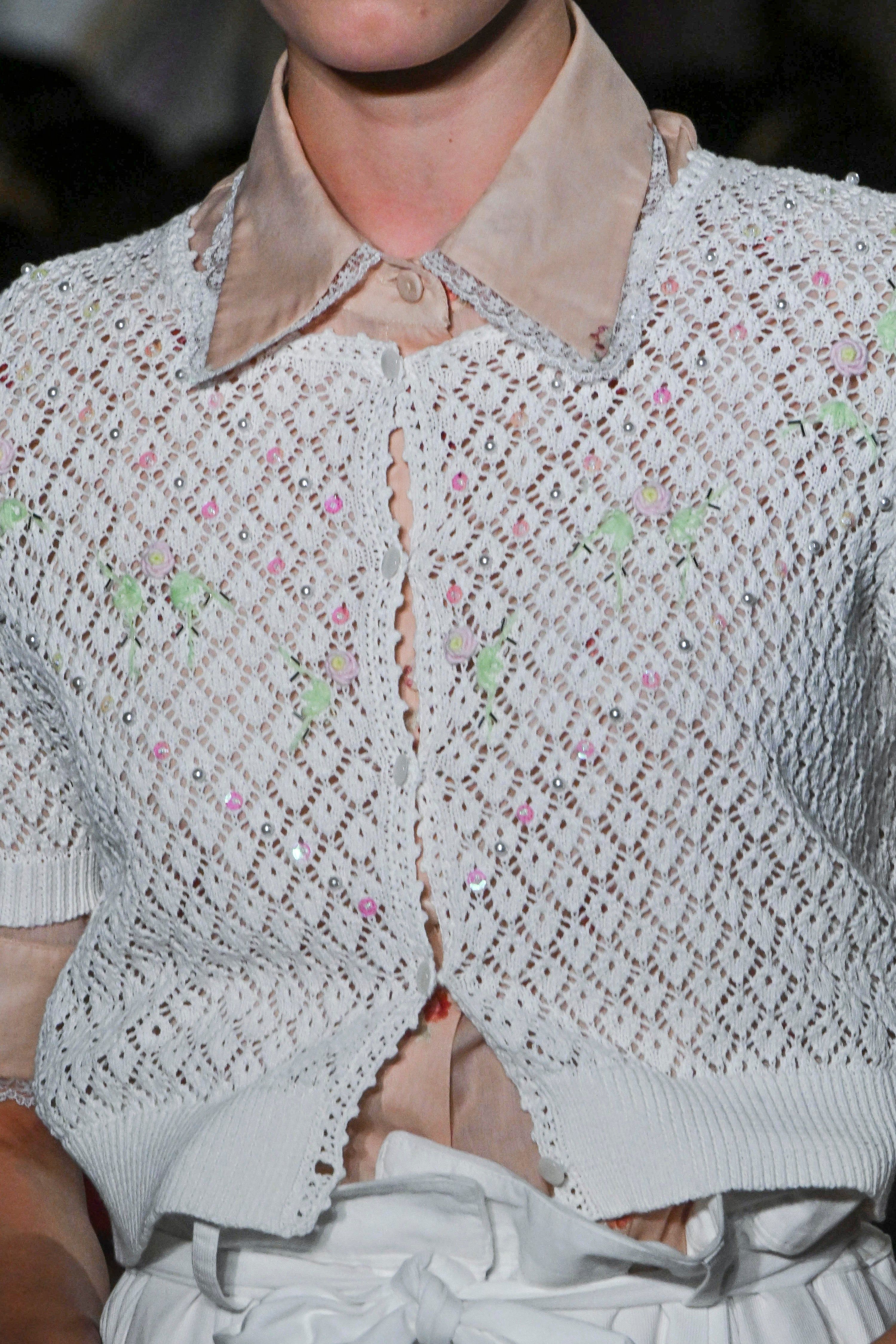 Cardigan en maille de coton brodé de motifs floraux sold by Paul & Joe product image thumbnail 3