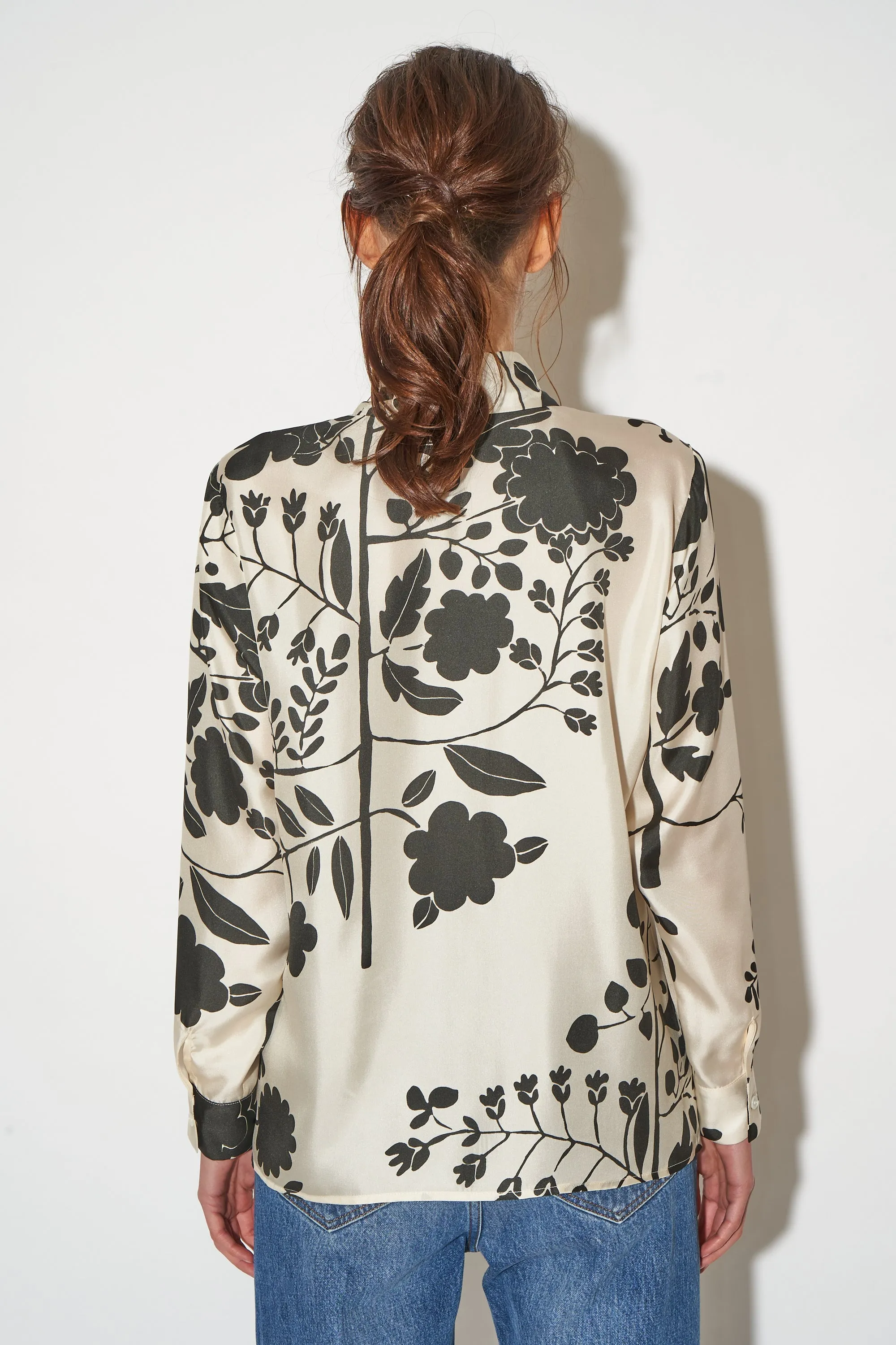 Chemise fluide imprimé fleurs exclusifs en soie sold by Paul & Joe product image thumbnail 3