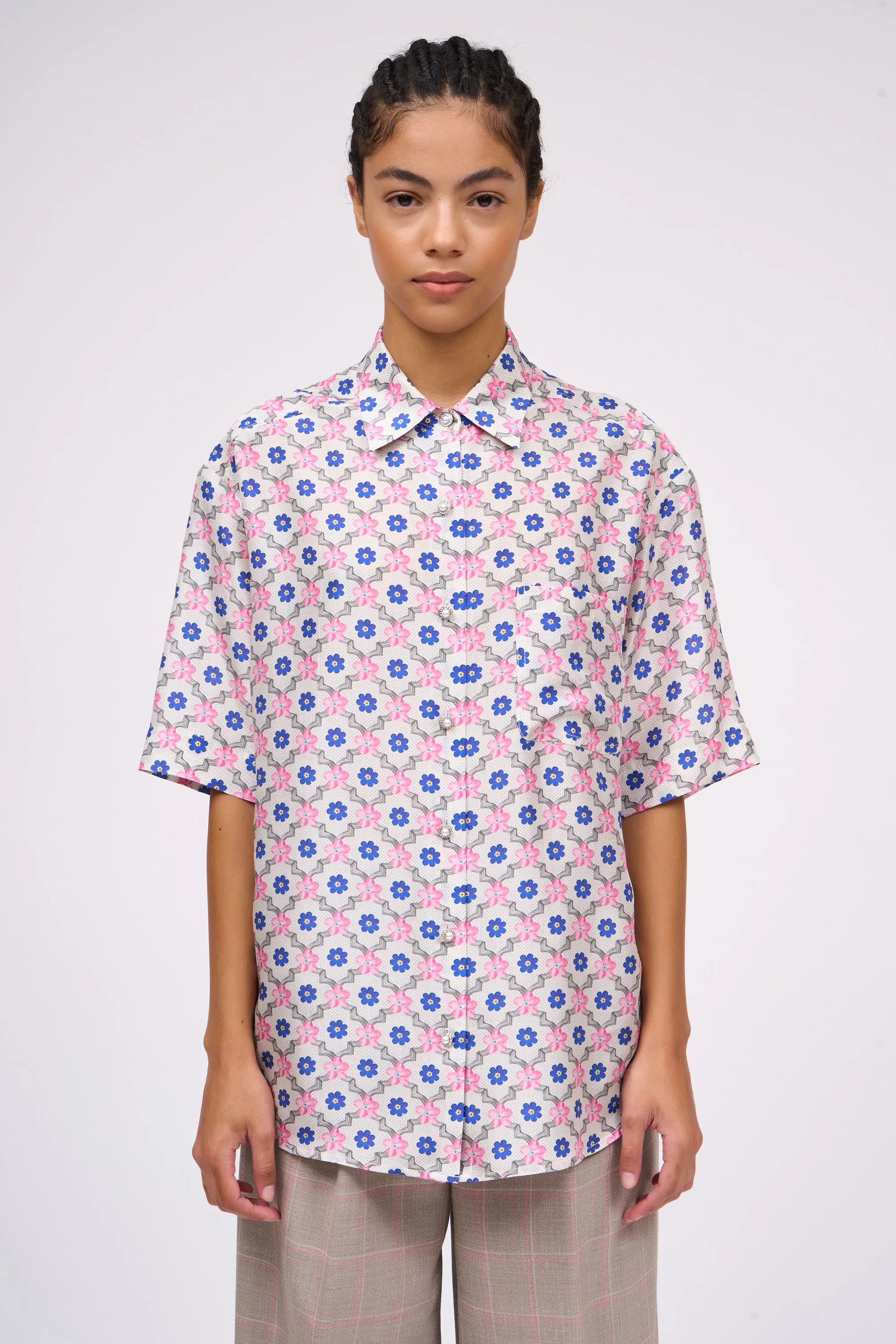 Chemise en soie à manches courtes et coupe droite sold by Paul & Joe