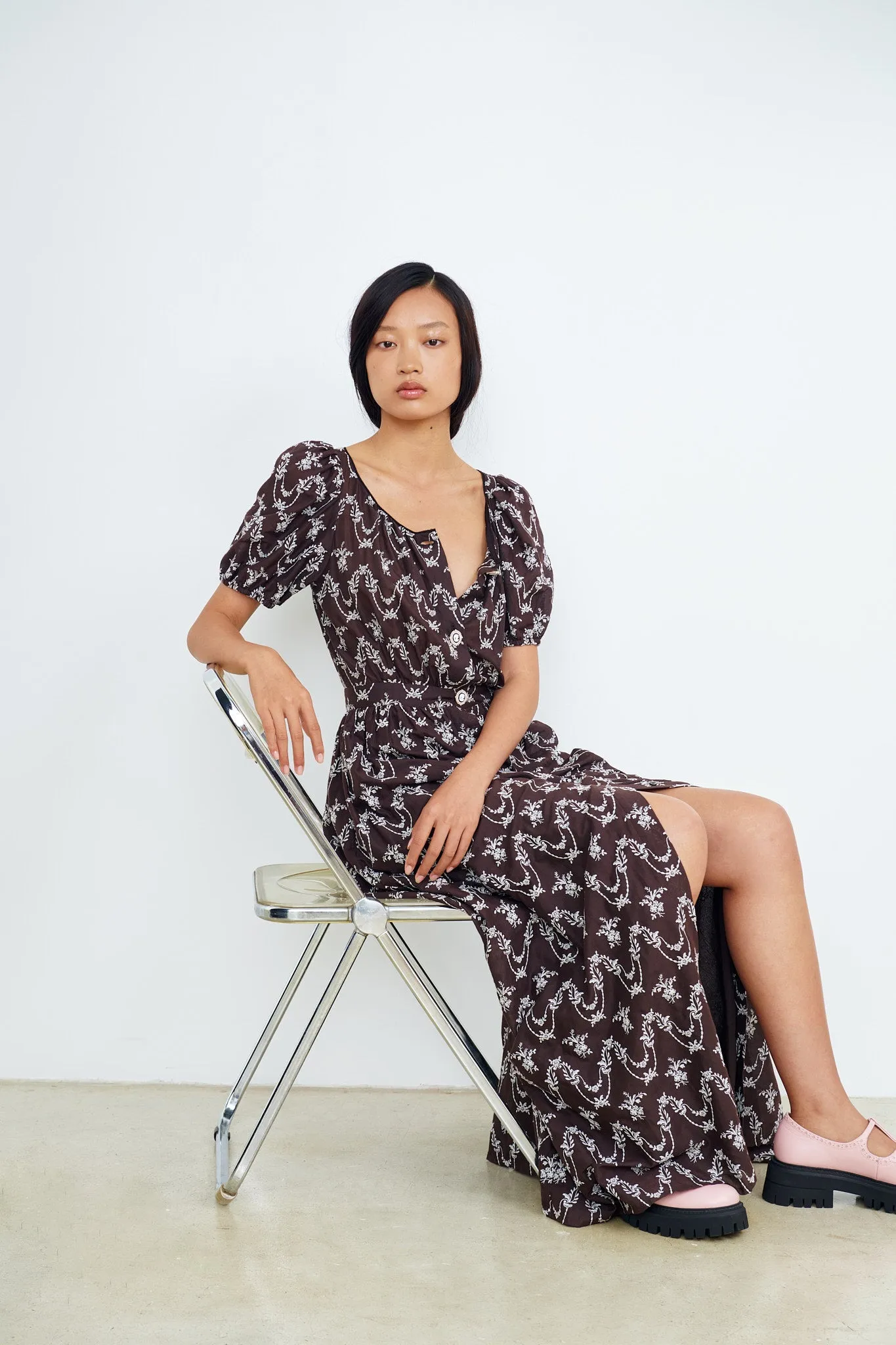 Robe longue chemisier en mousseline de coton brodée sold by Paul & Joe