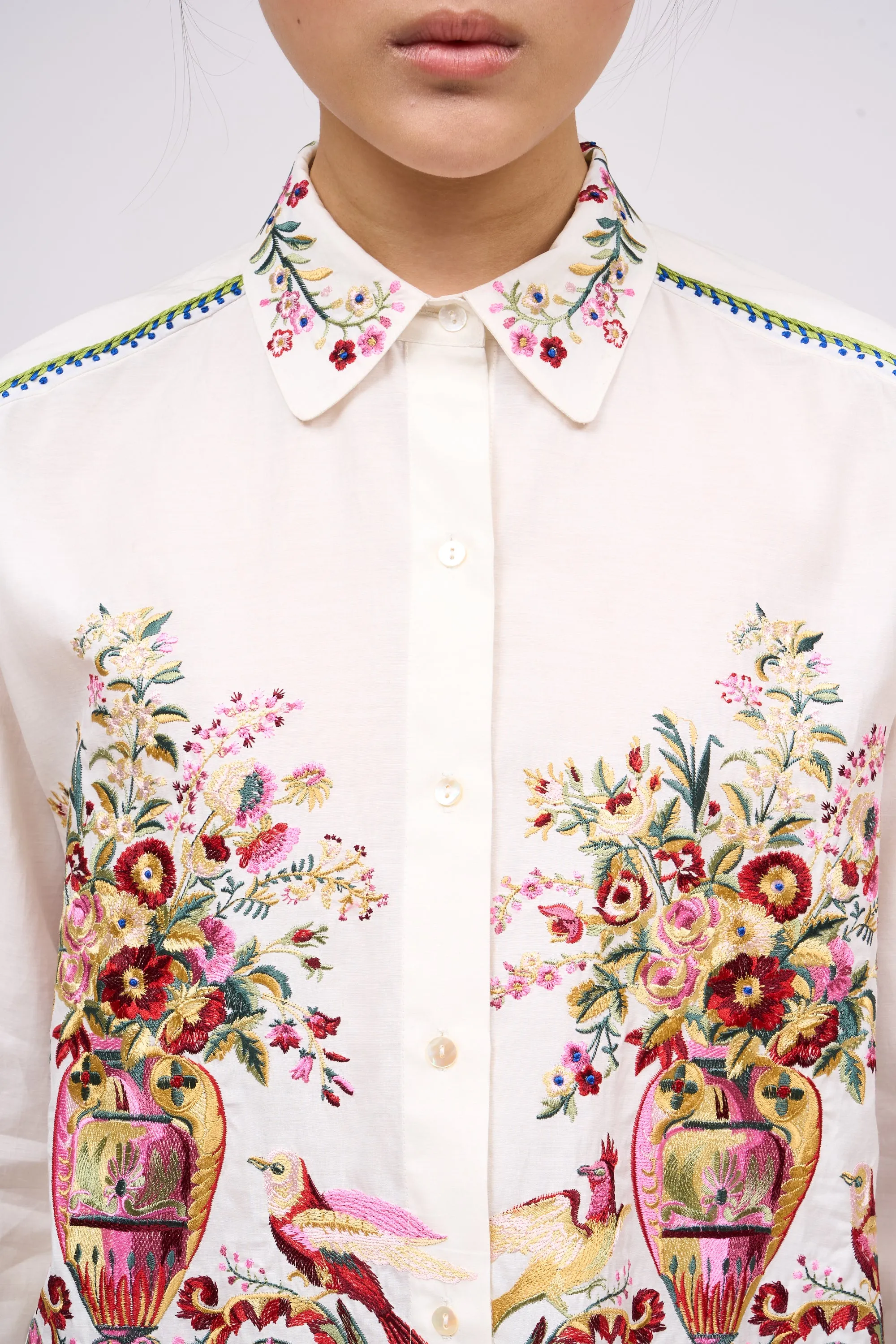 Chemise ample brodée à la main de motifs floraux sold by Paul & Joe product image thumbnail 2