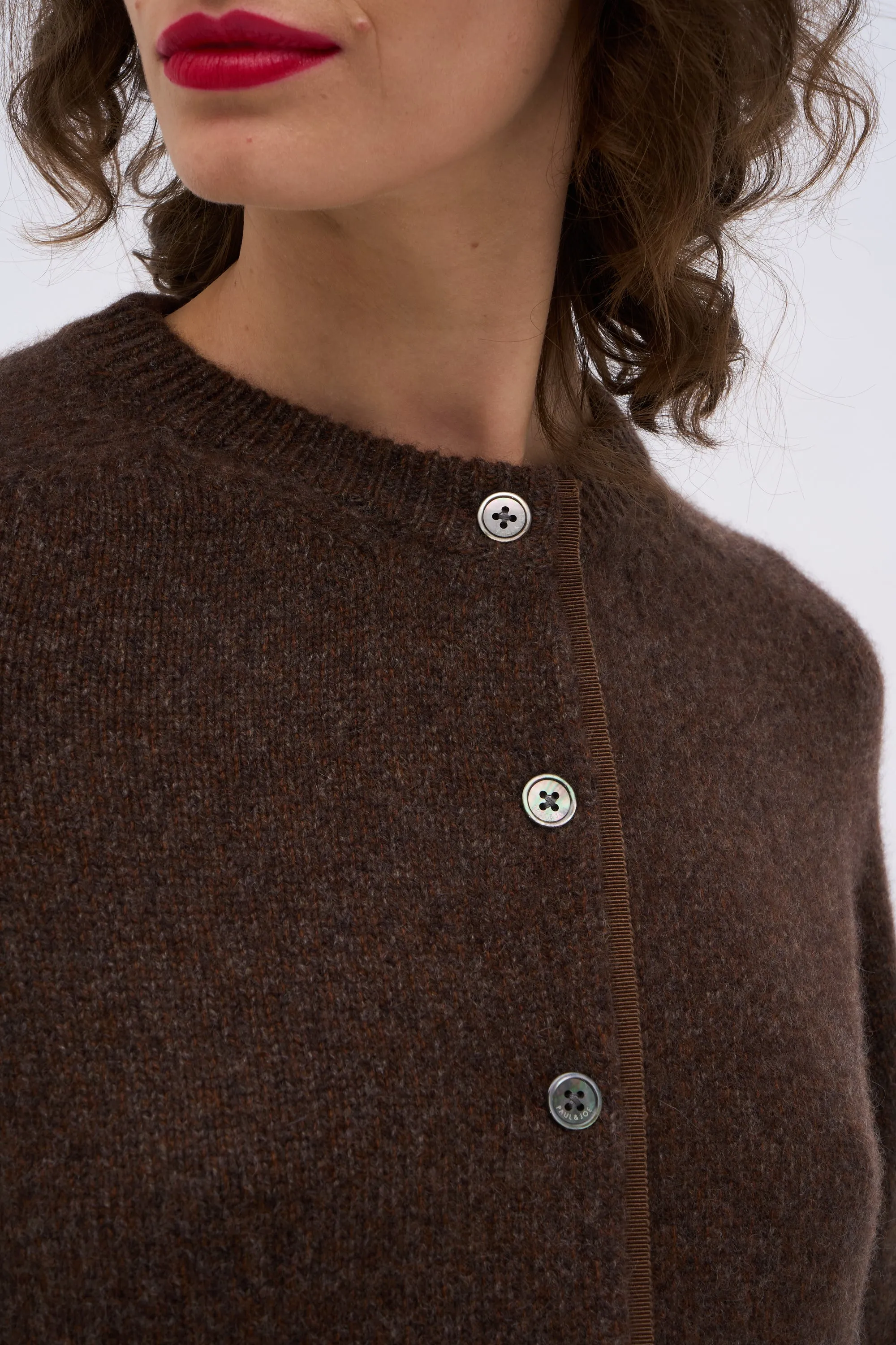 Cardigan en cachemire supersoft avec gros grain sold by Paul & Joe product image thumbnail 3