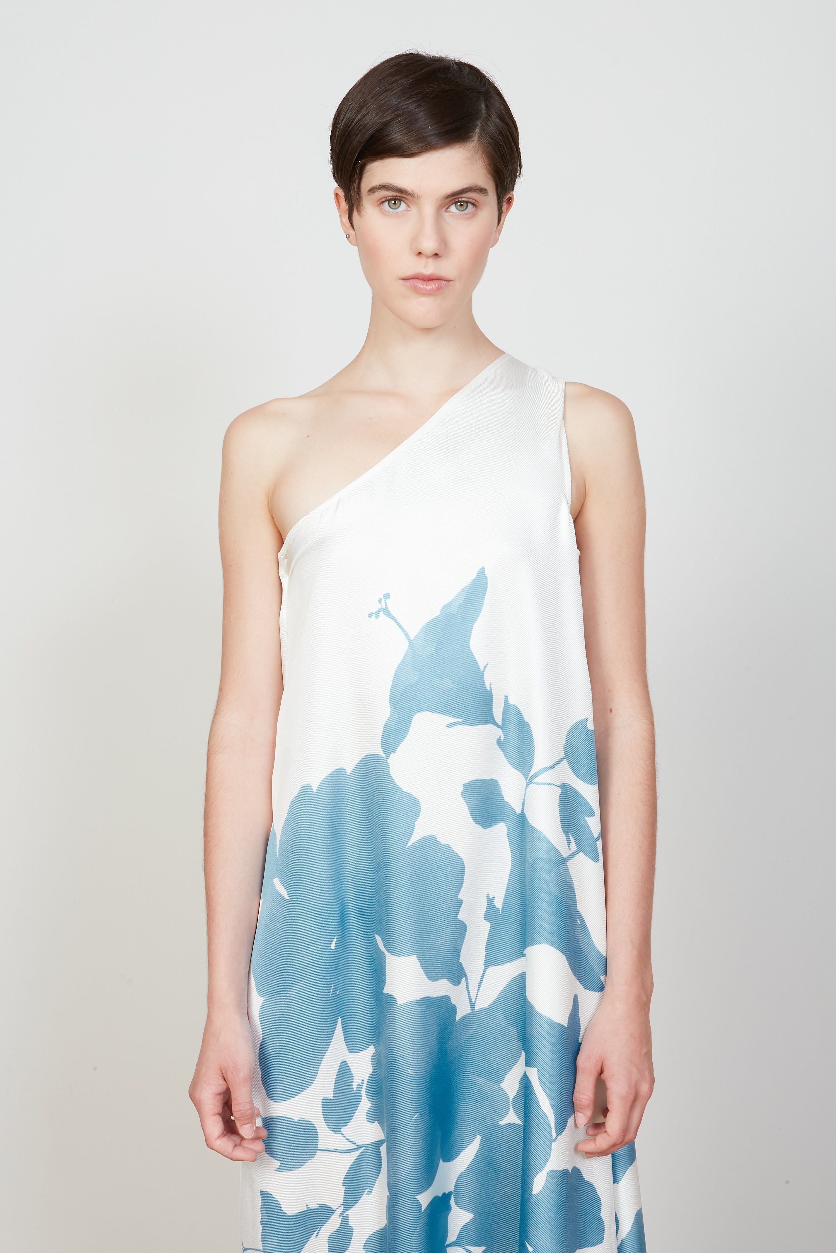 Robe longue en twill de soie imprimé floral sold by Paul & Joe product image thumbnail 2