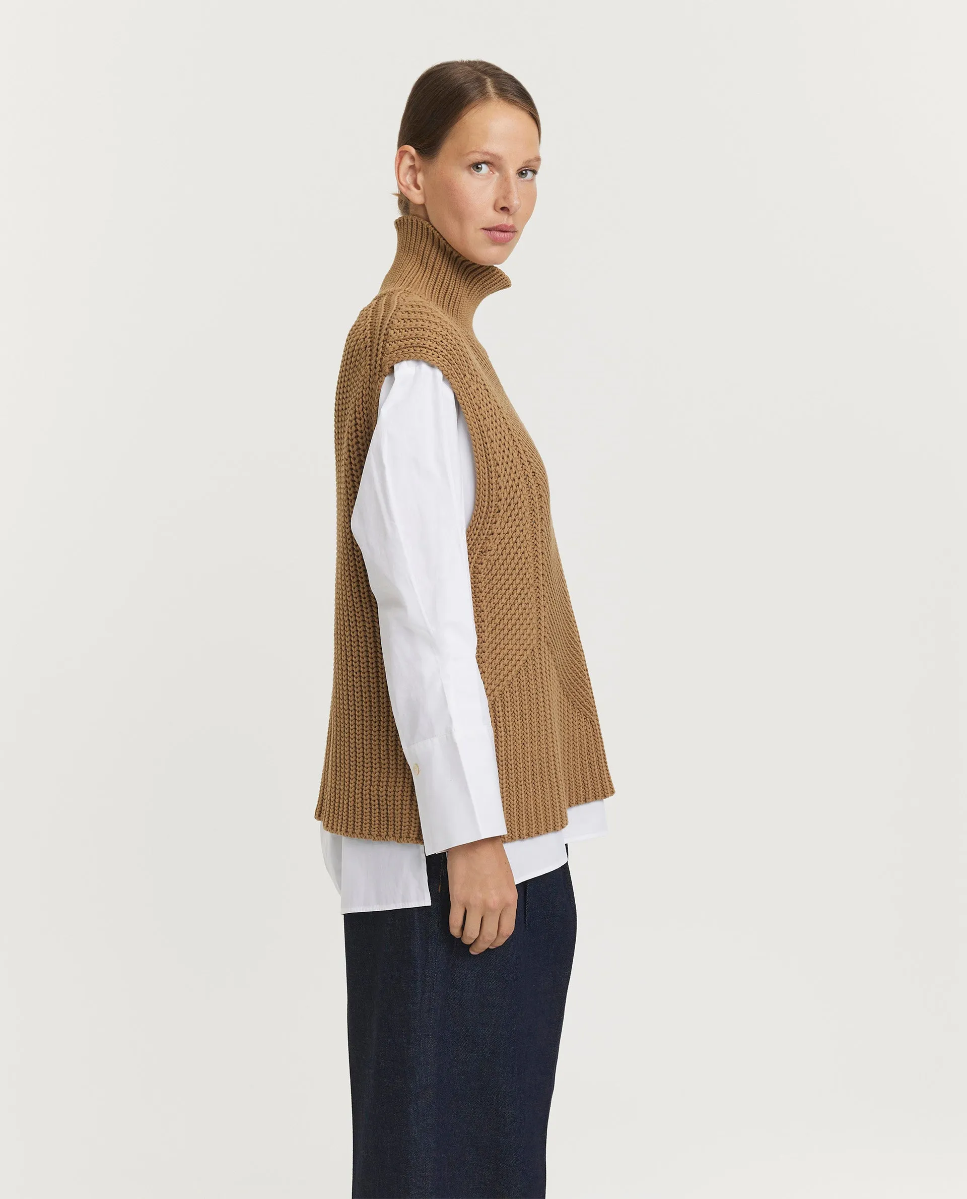 Set van gebreid vest en blouse sold by Pauw Amsterdam product image thumbnail 4