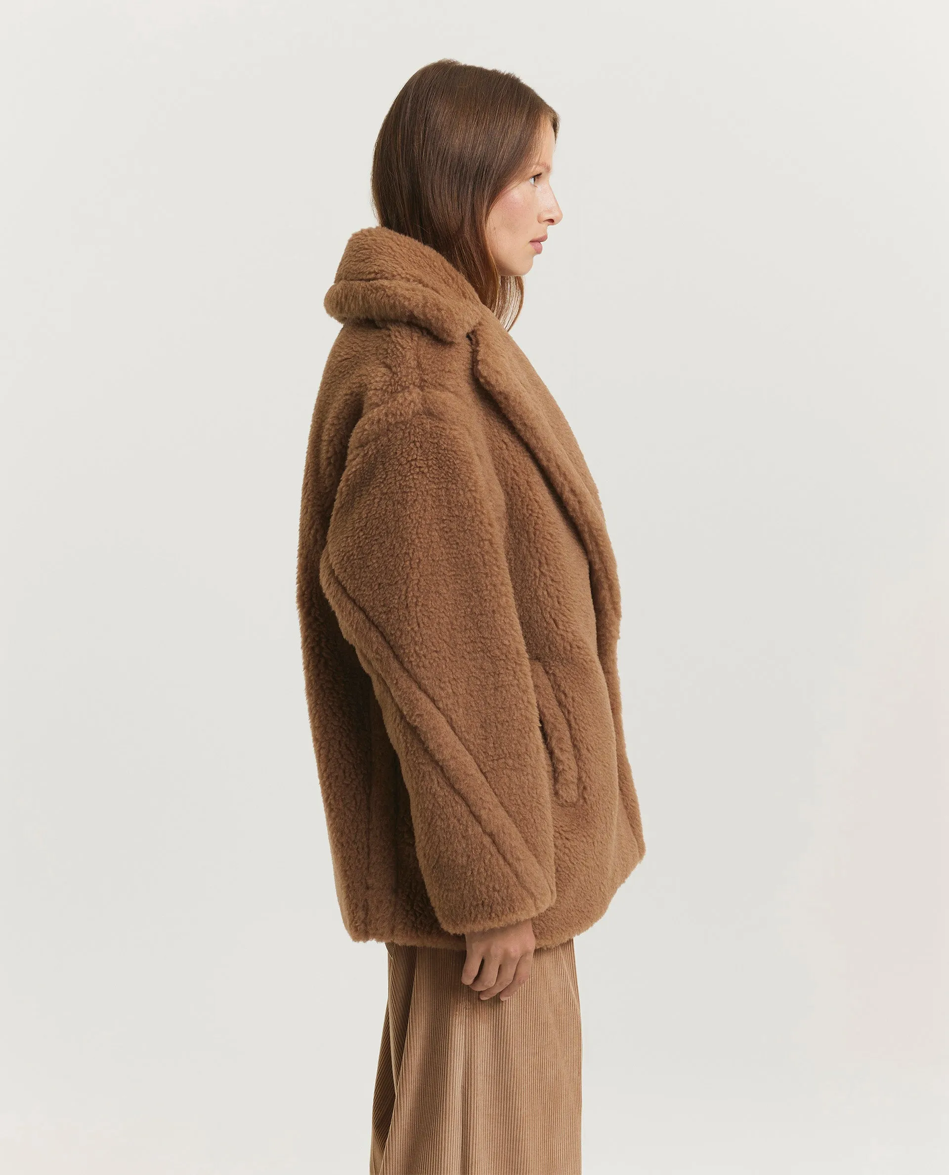 Korte teddy jas - Bruin sold by Pauw Amsterdam product image thumbnail 3