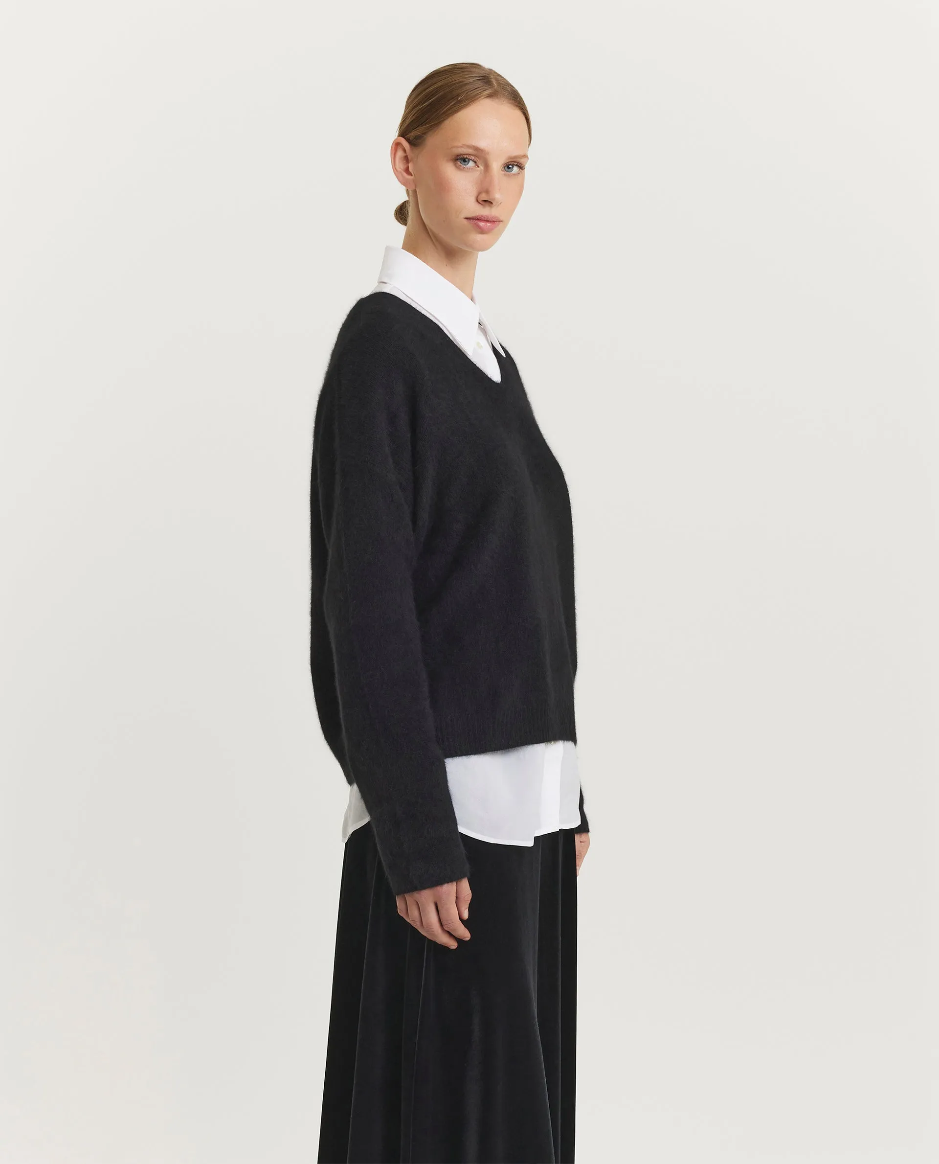 V-hals trui sold by Pauw Amsterdam product image thumbnail 2