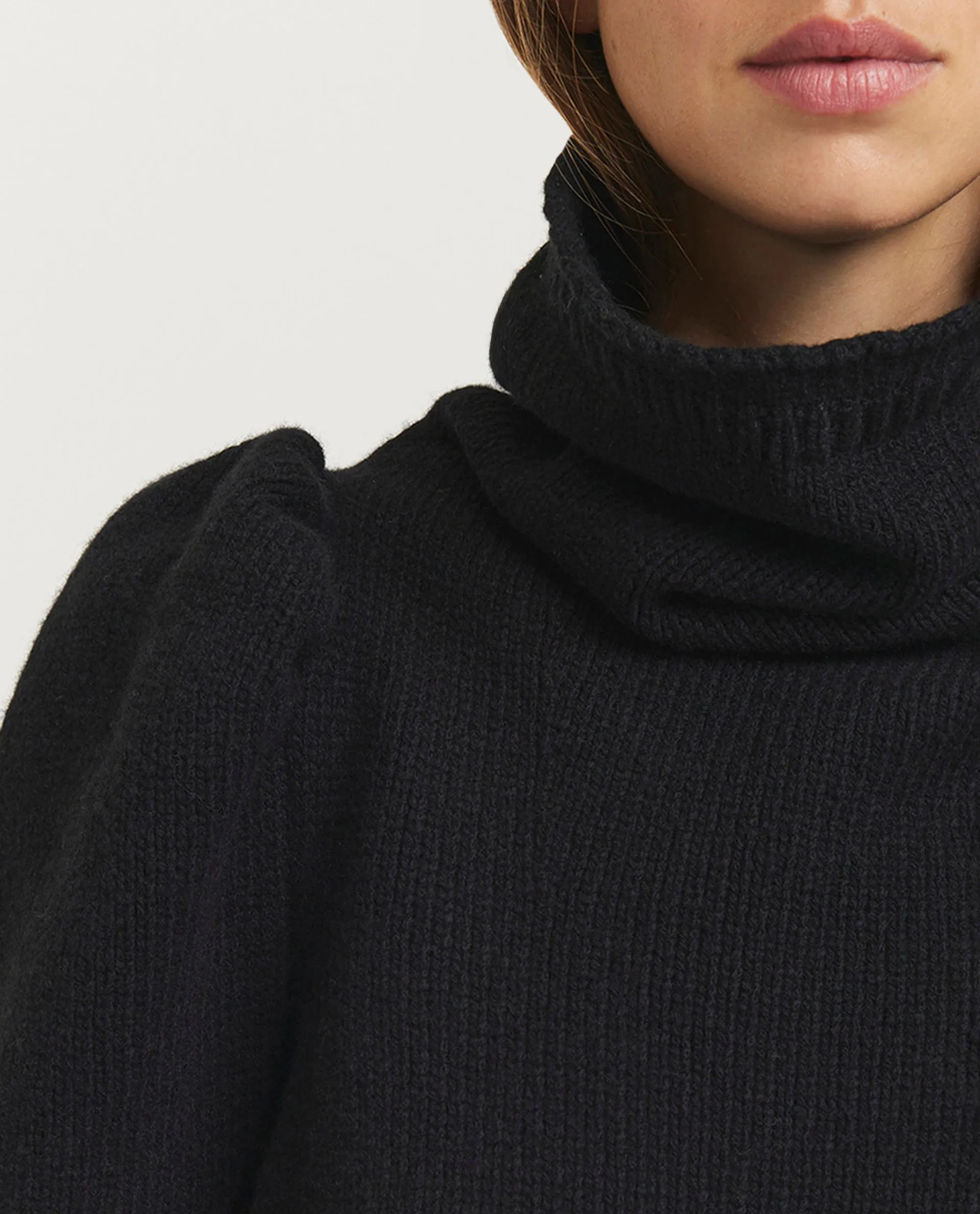 Aangesloten coltrui - Zwart sold by Pauw Amsterdam product image thumbnail 2