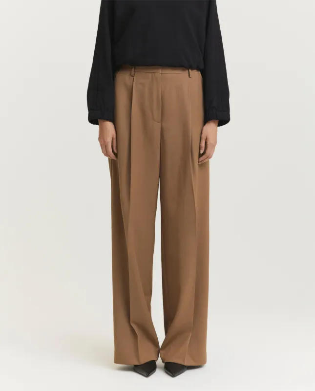 Wijde soepele broek sold by Pauw Amsterdam