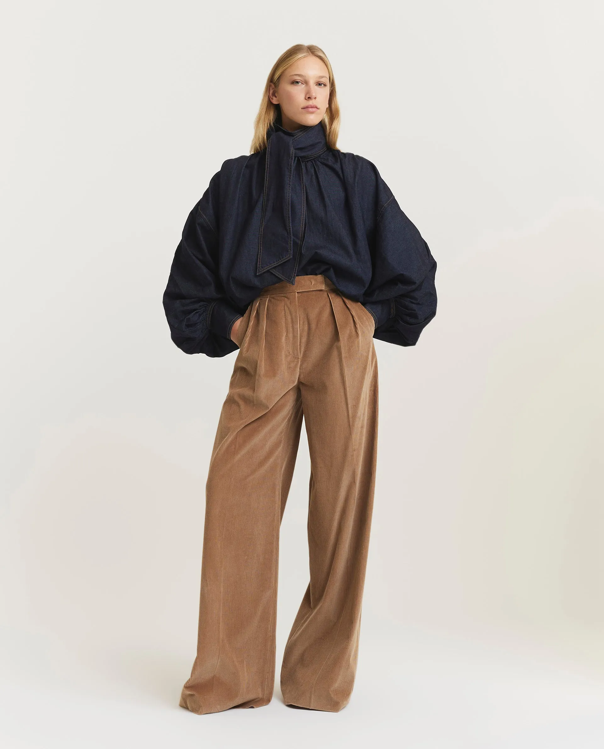 Volumineuze blouse sold by Pauw Amsterdam product image thumbnail 4