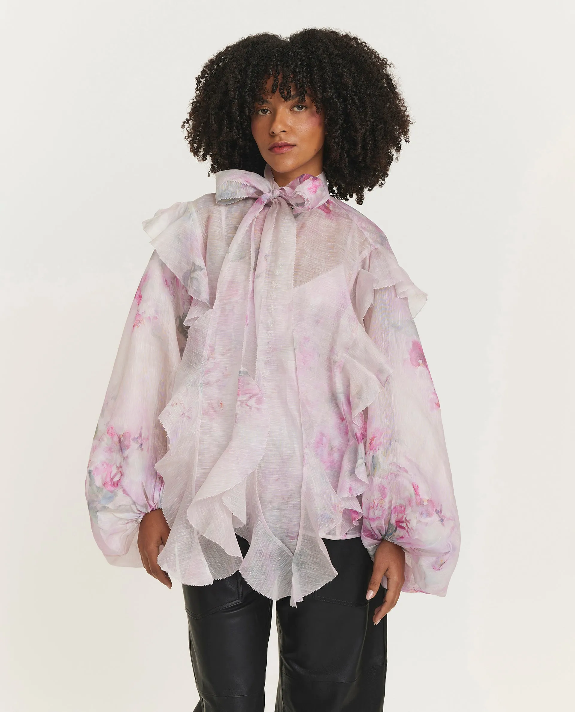 Volumineuze blouse sold by Pauw Amsterdam