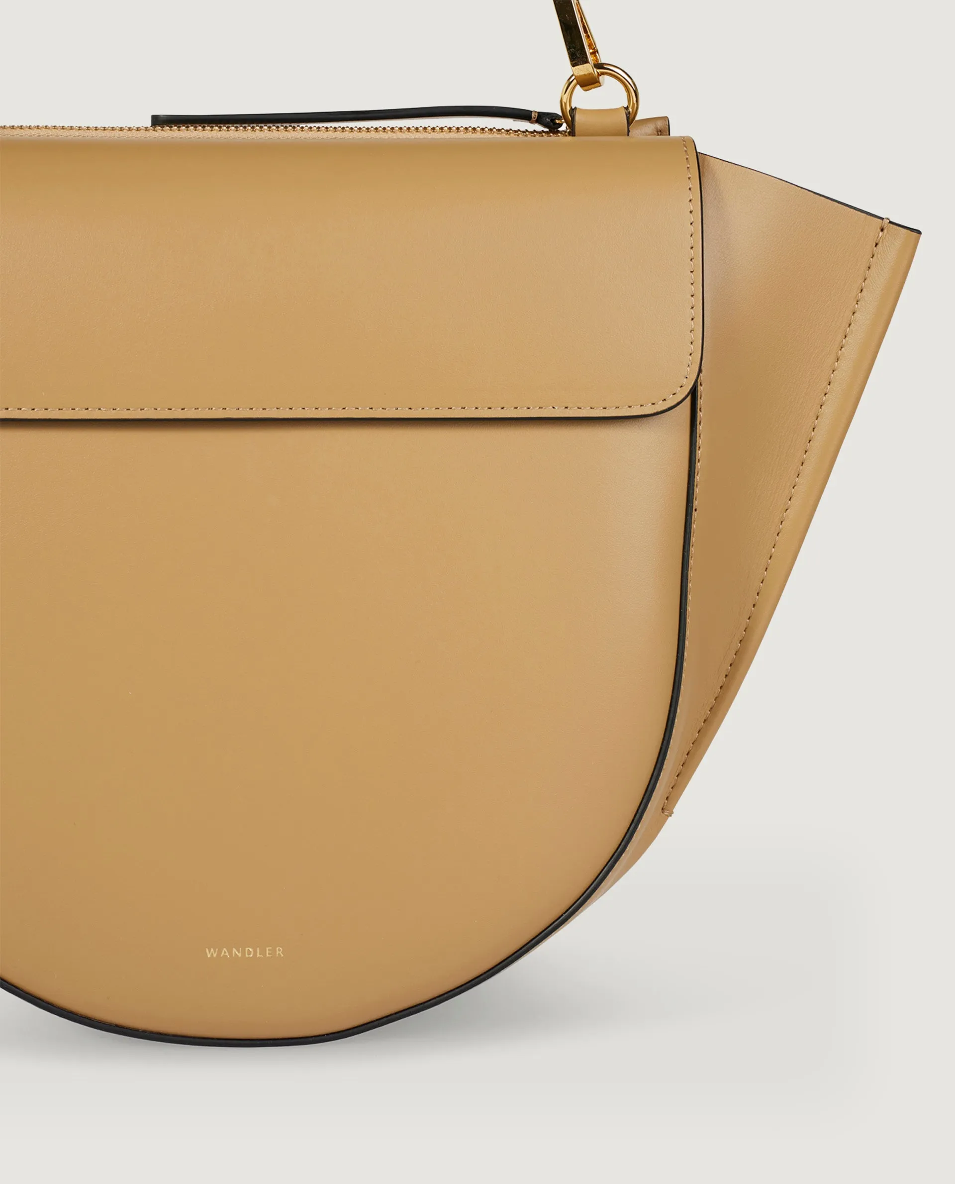 Hortensia Medium - Lichtbruin sold by Pauw Amsterdam product image thumbnail 2