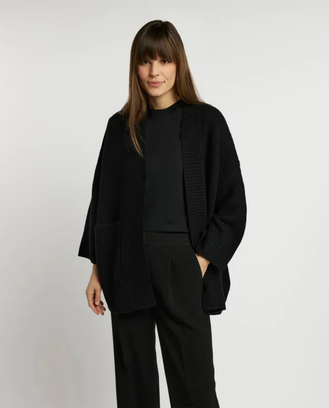 Kort wol-cashmere vest sold by Pauw Amsterdam