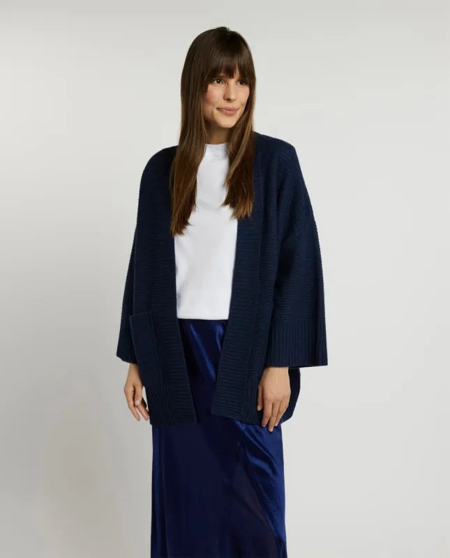 Kort wol-cashmere vest sold by Pauw Amsterdam