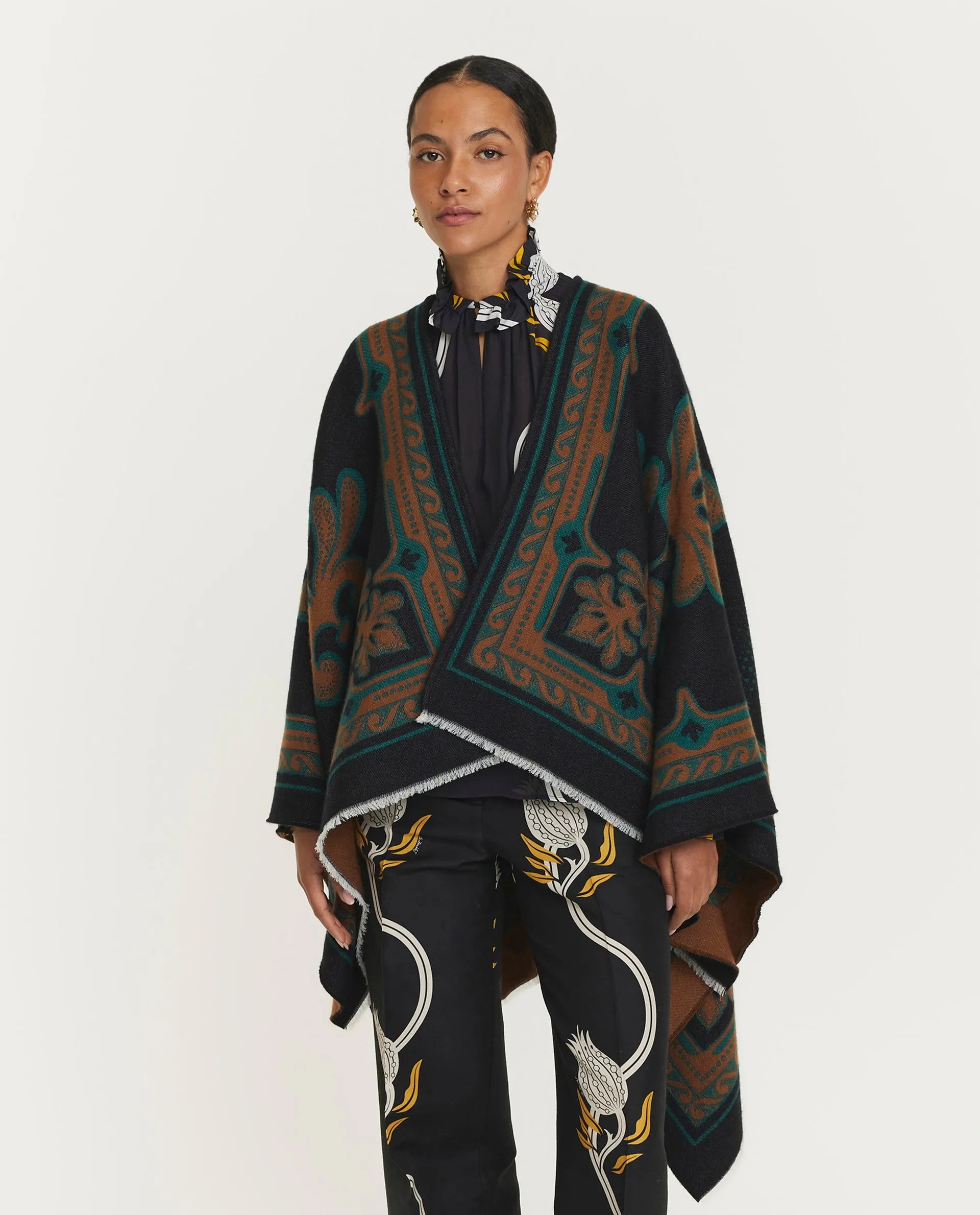 Wol-zijden poncho sold by Pauw Amsterdam