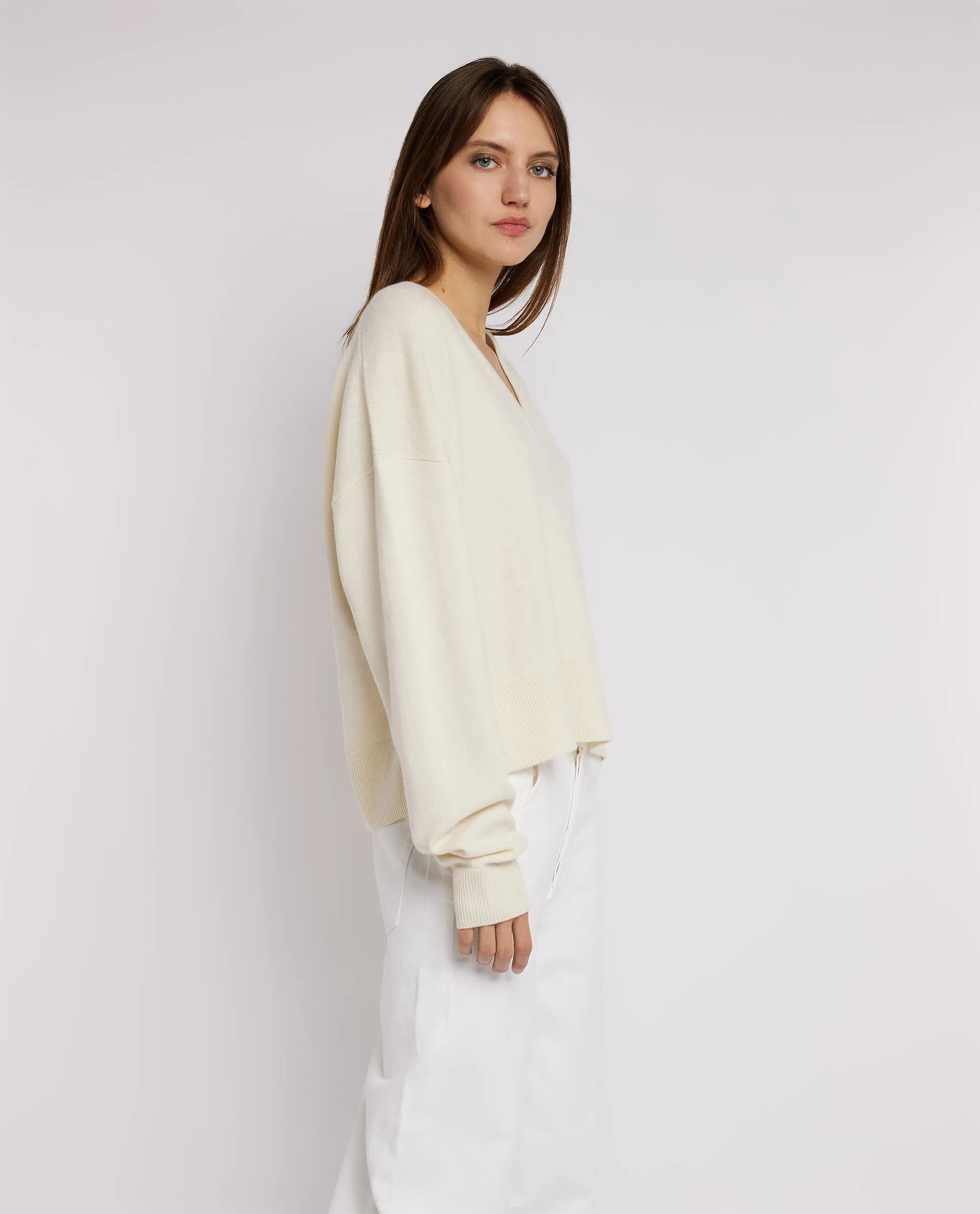 Cashmere V-hals trui sold by Pauw Amsterdam product image thumbnail 2