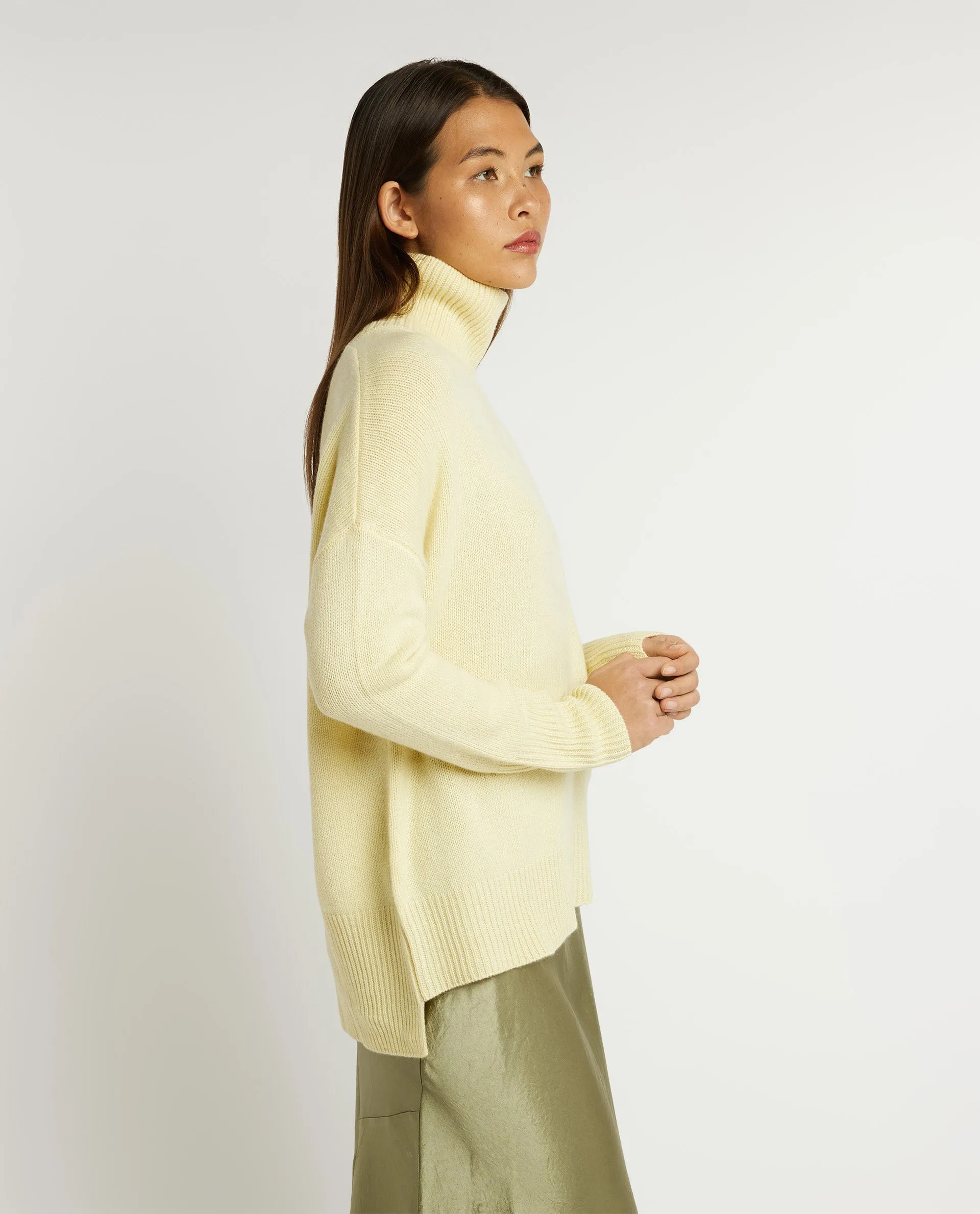 Cashmere Coltrui - Geel sold by Pauw Amsterdam product image thumbnail 2