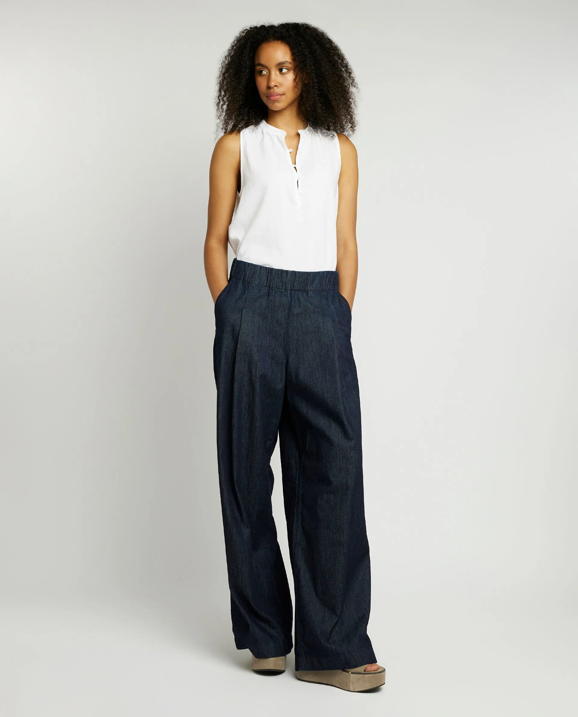 Mouwloze tencel top sold by Pauw Amsterdam product image thumbnail 4