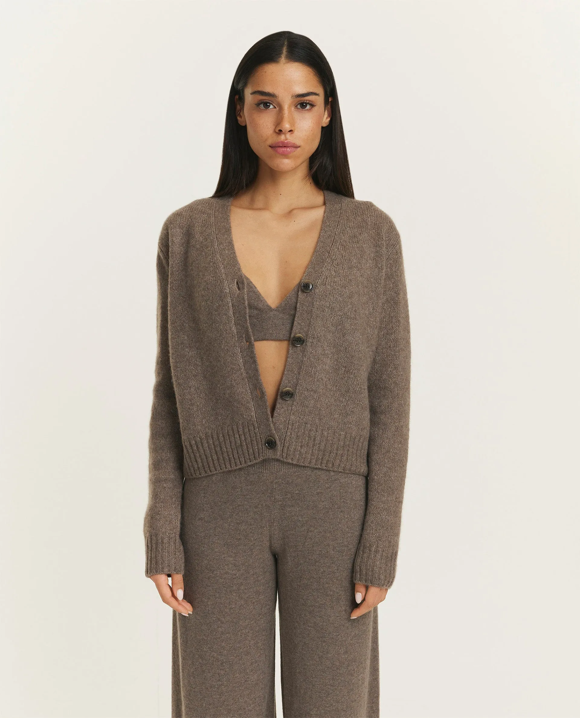 Cashmere vestje sold by Pauw Amsterdam