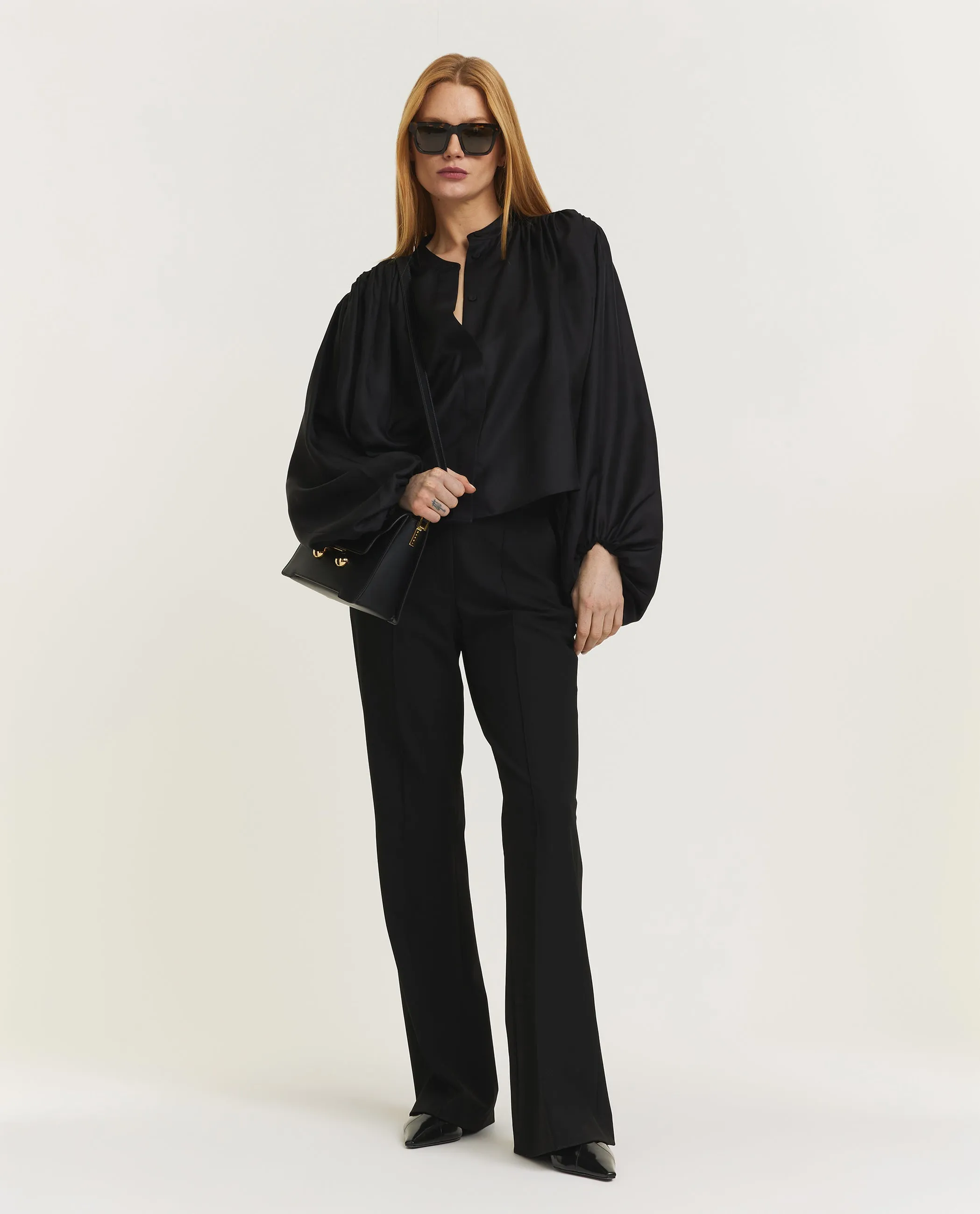 Volumineuze zijden blouse sold by Pauw Amsterdam product image thumbnail 3