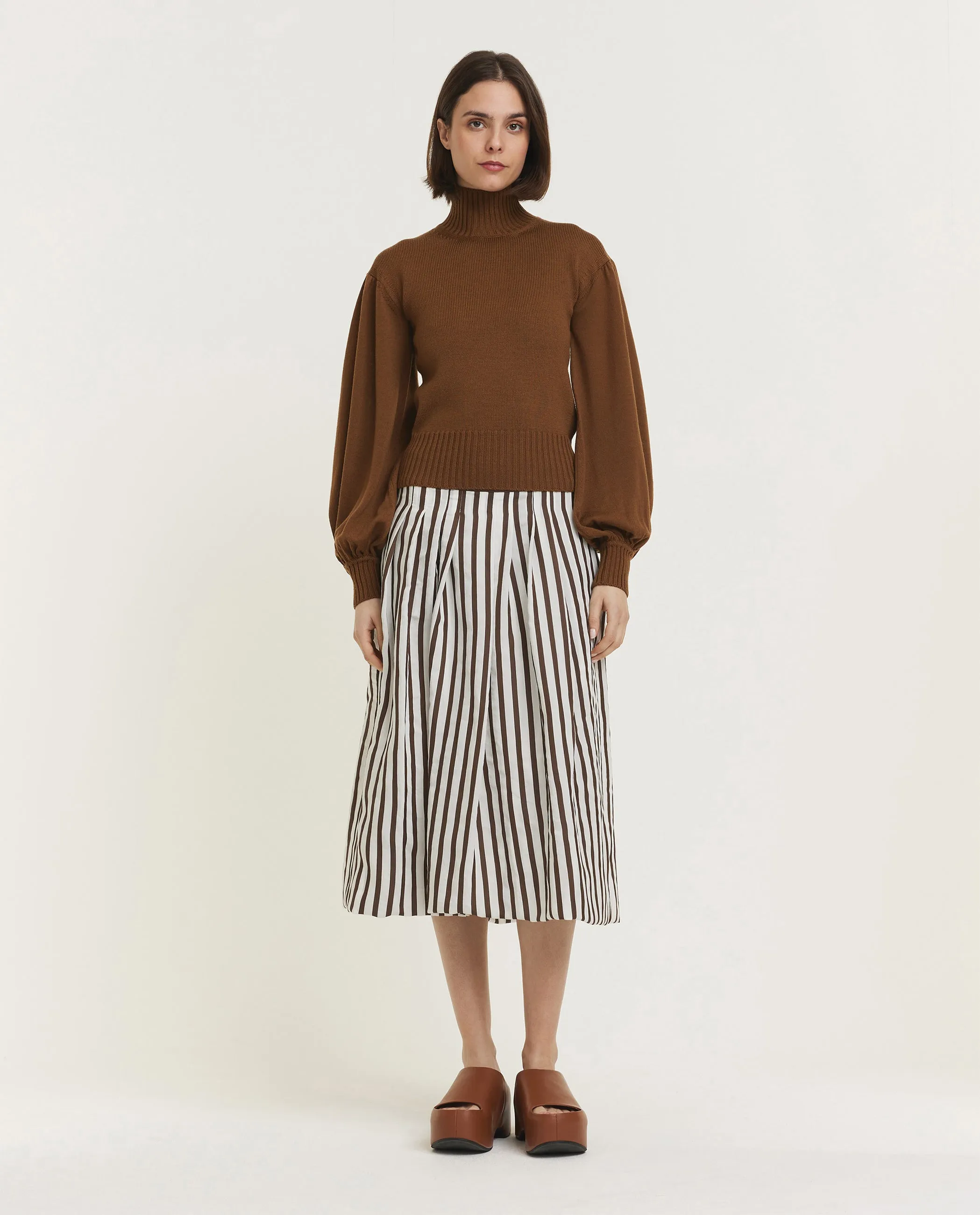 Volumineuze midi rok sold by Pauw Amsterdam