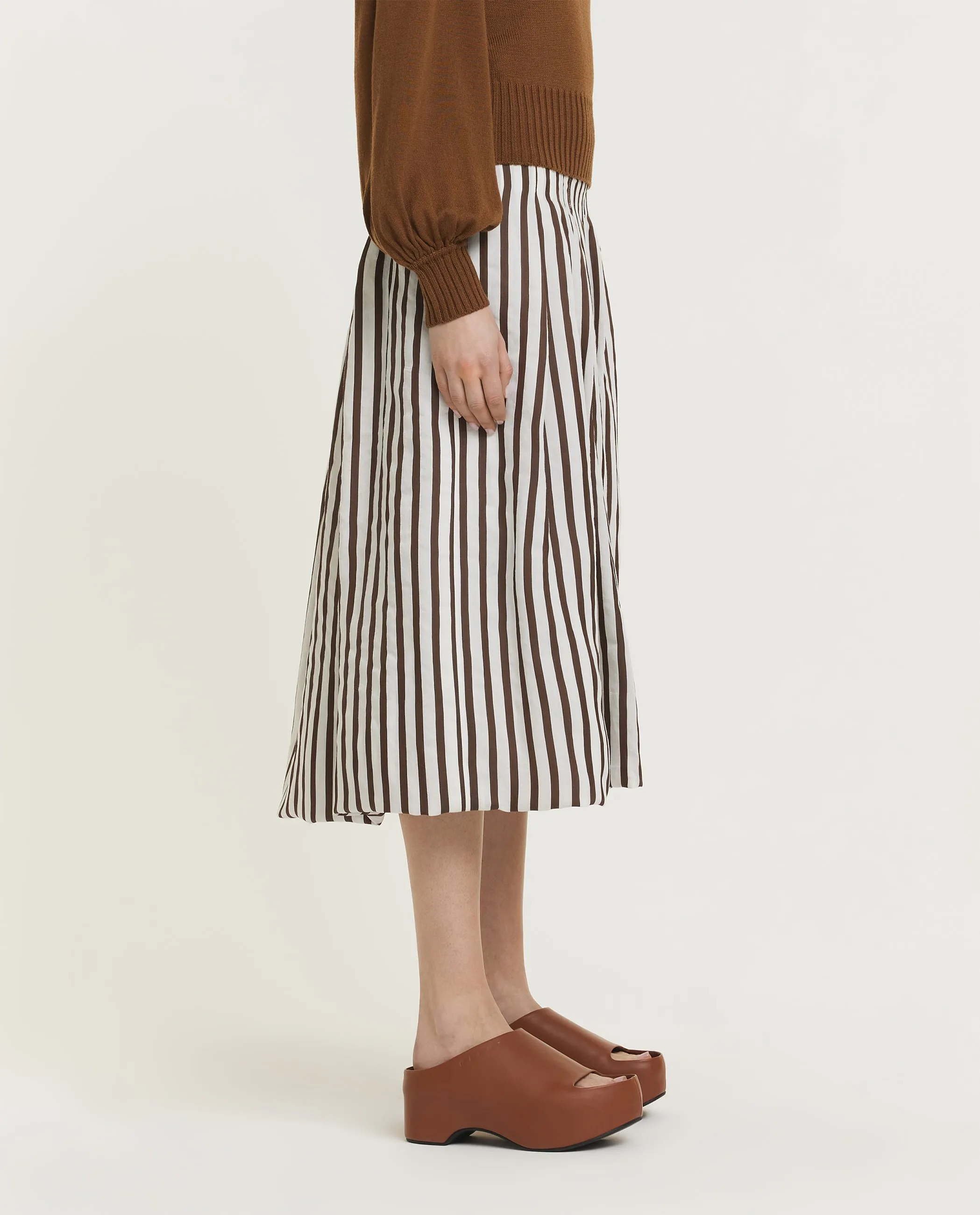 Volumineuze midi rok sold by Pauw Amsterdam product image thumbnail 3