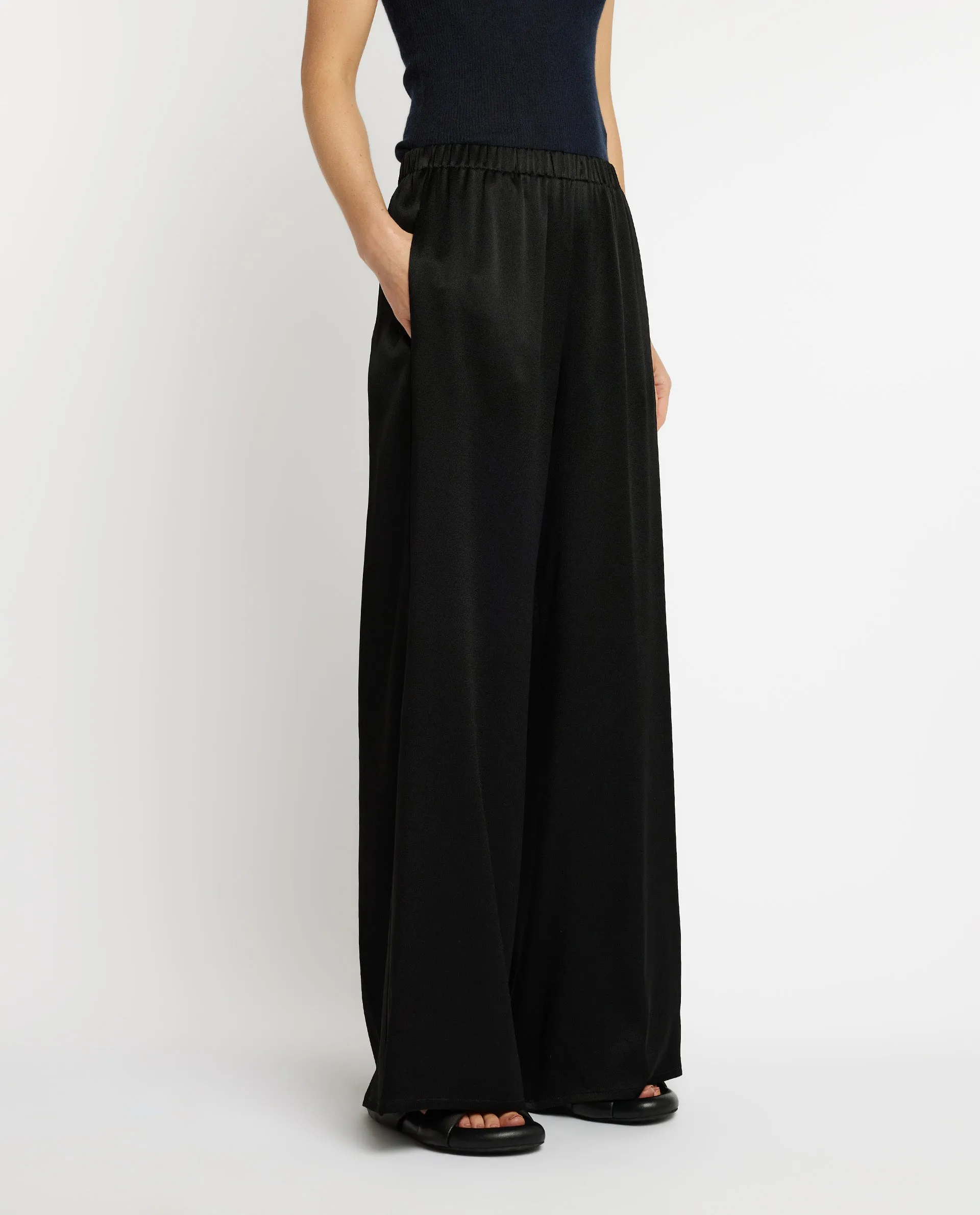 Wijde broek - Zwart sold by Pauw Amsterdam product image thumbnail 2