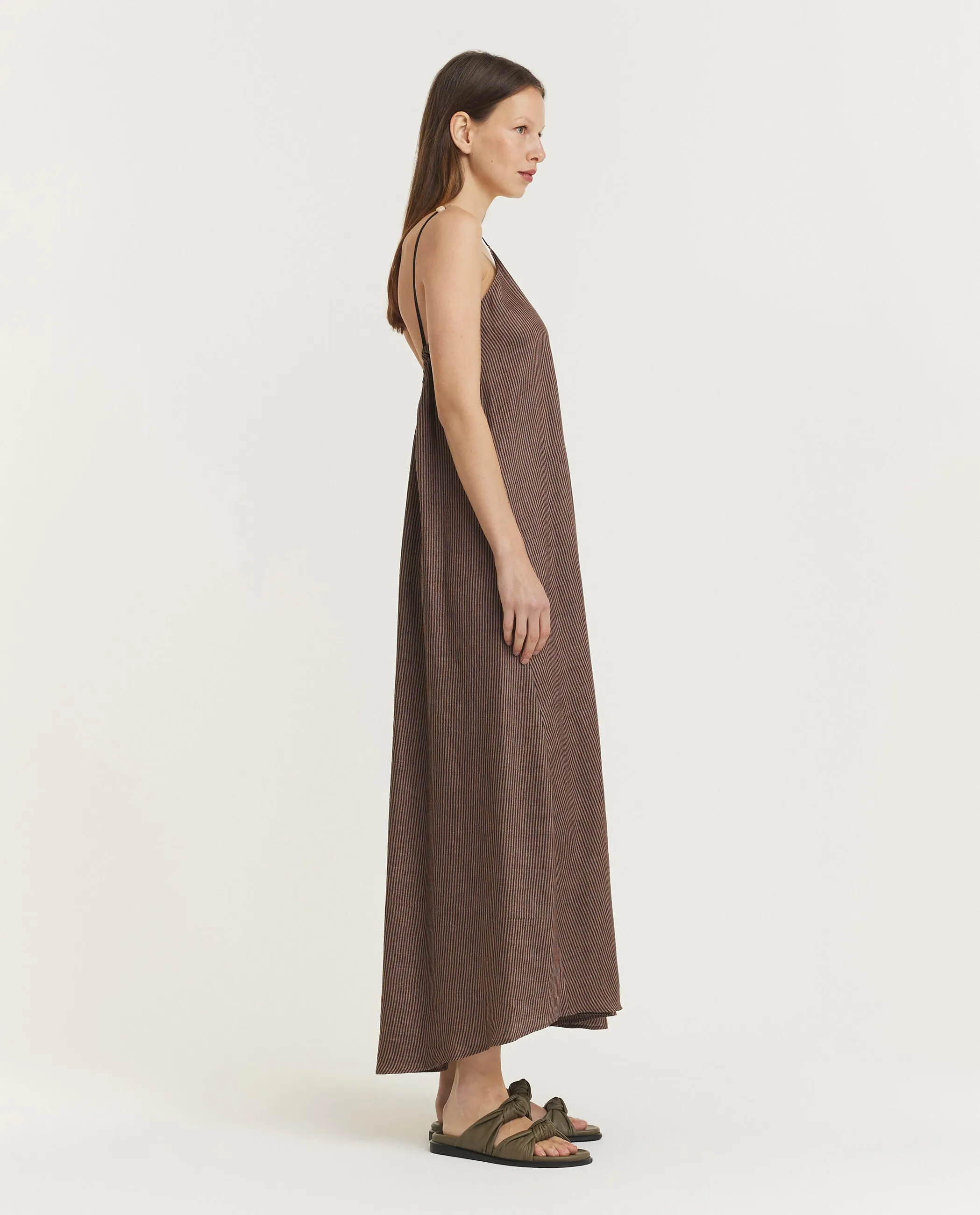 Maxi jurk - Bruin sold by Pauw Amsterdam product image thumbnail 4